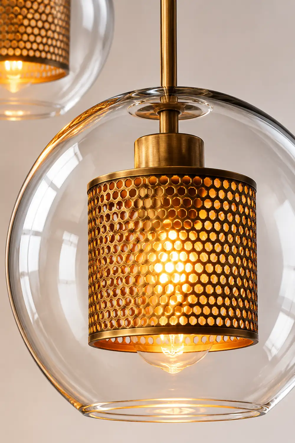 Modern Decor Chiswick Glass Pendant Light - Lumpaz