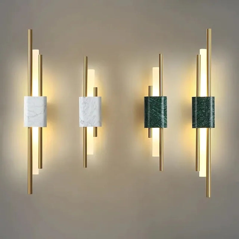 Einfache Wandlampe am Bett aus Marmor im Schlafzimmer - Cueteks