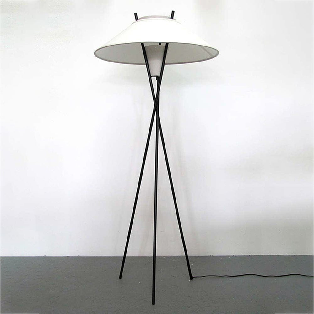 Carins Tripod Stehleuchte, Stoff - Cueteks