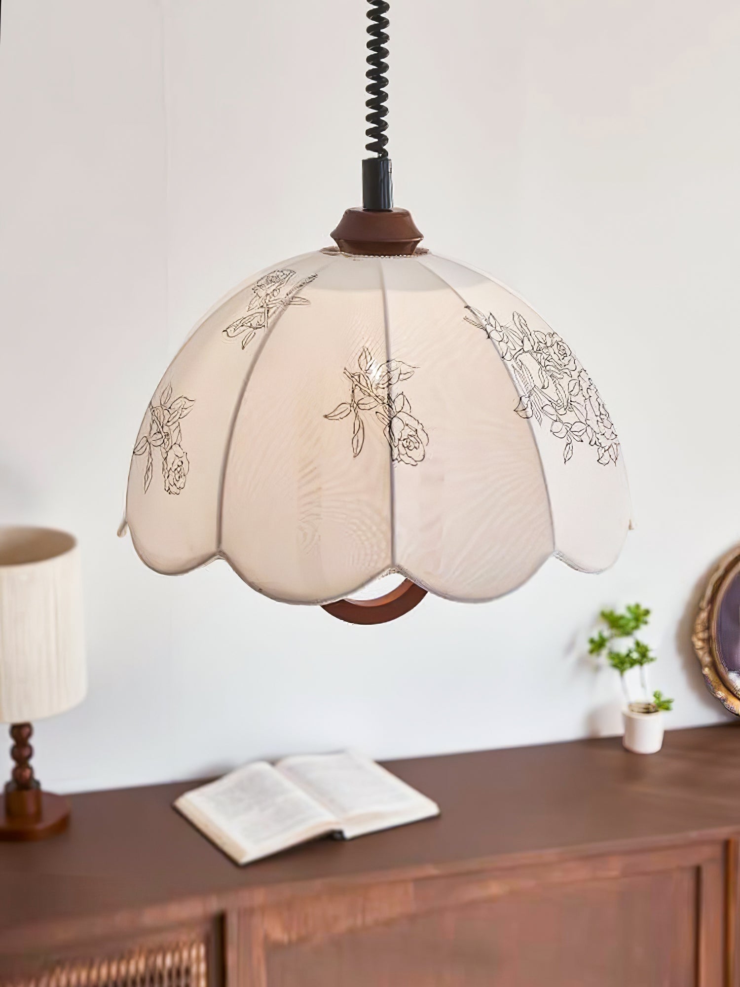 Floral Grace Pendant Lamp - Cueteks