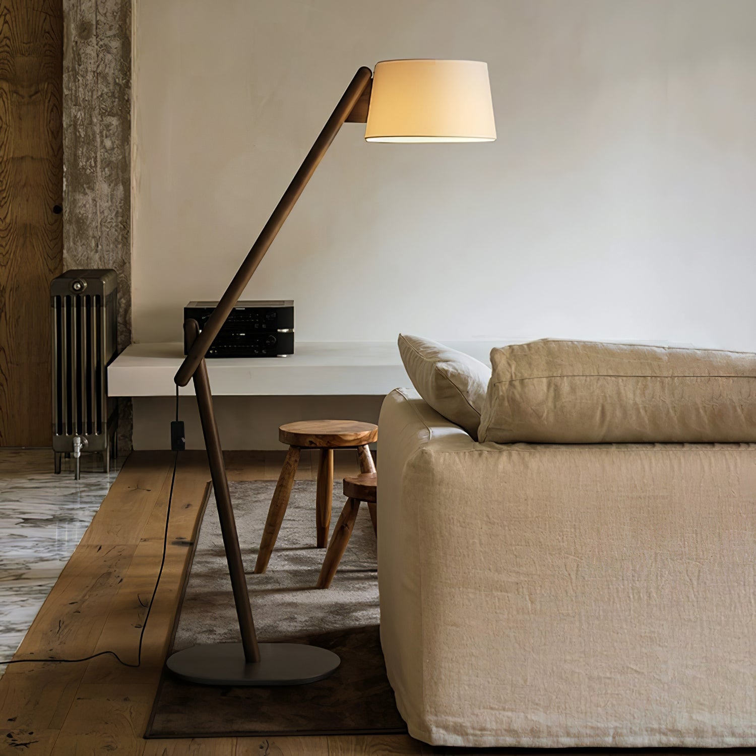 Lean Pivot Floor Lamp - Cueteks