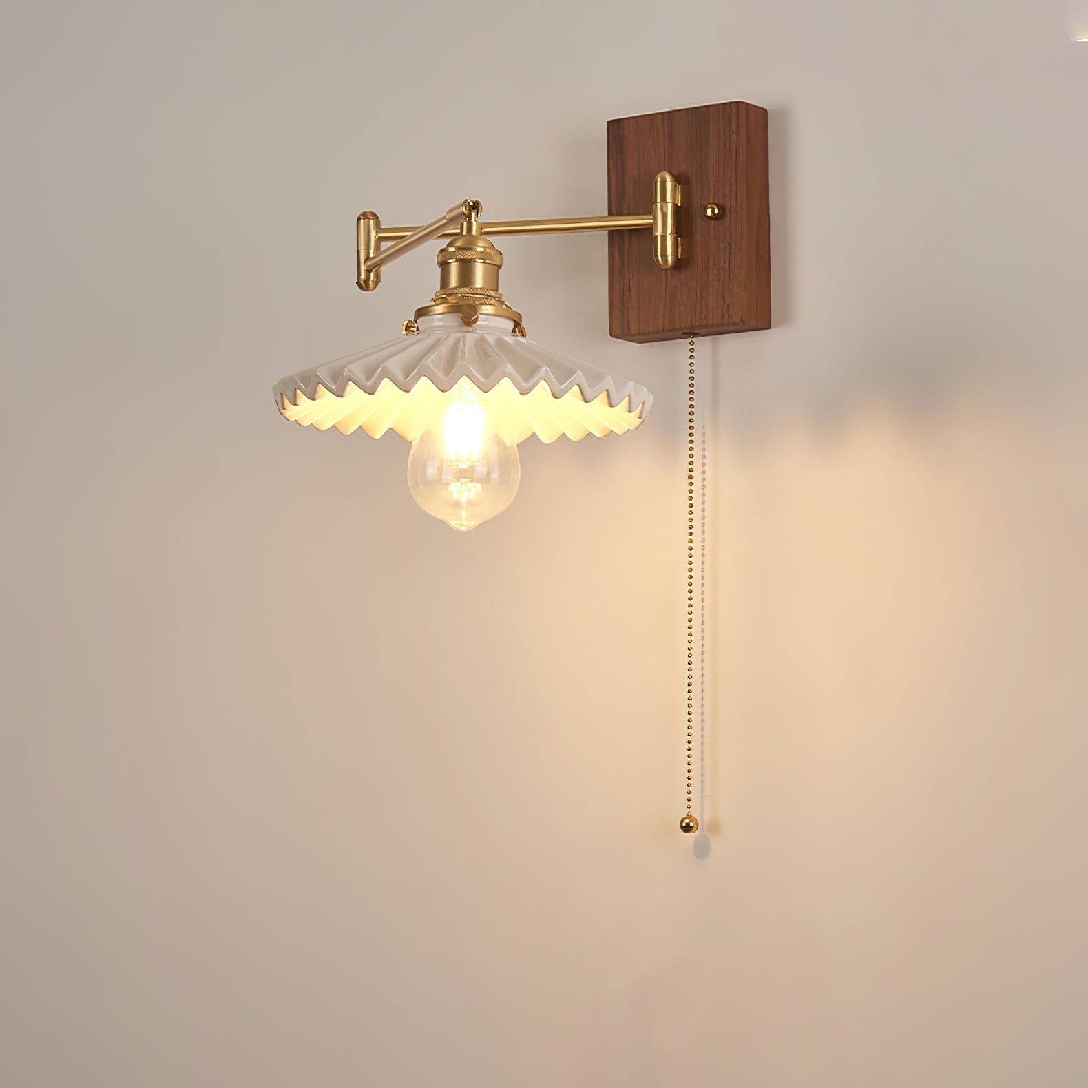Heritage Walnut Wall Lamp - Cueteks