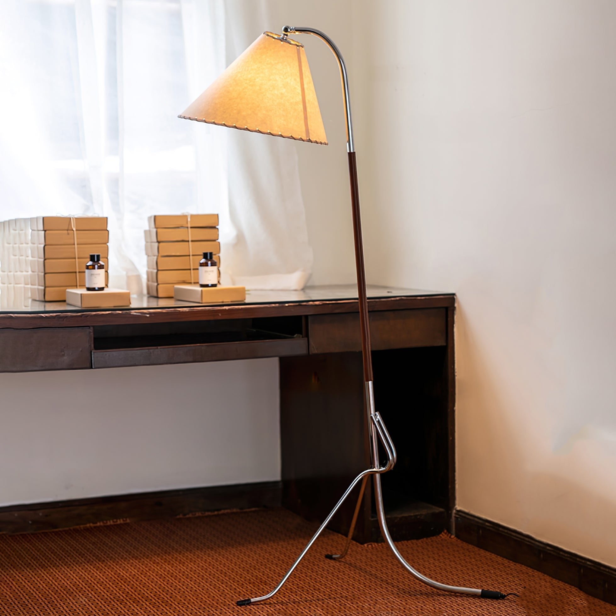Tripod Arc Floor Lamp - Cueteks