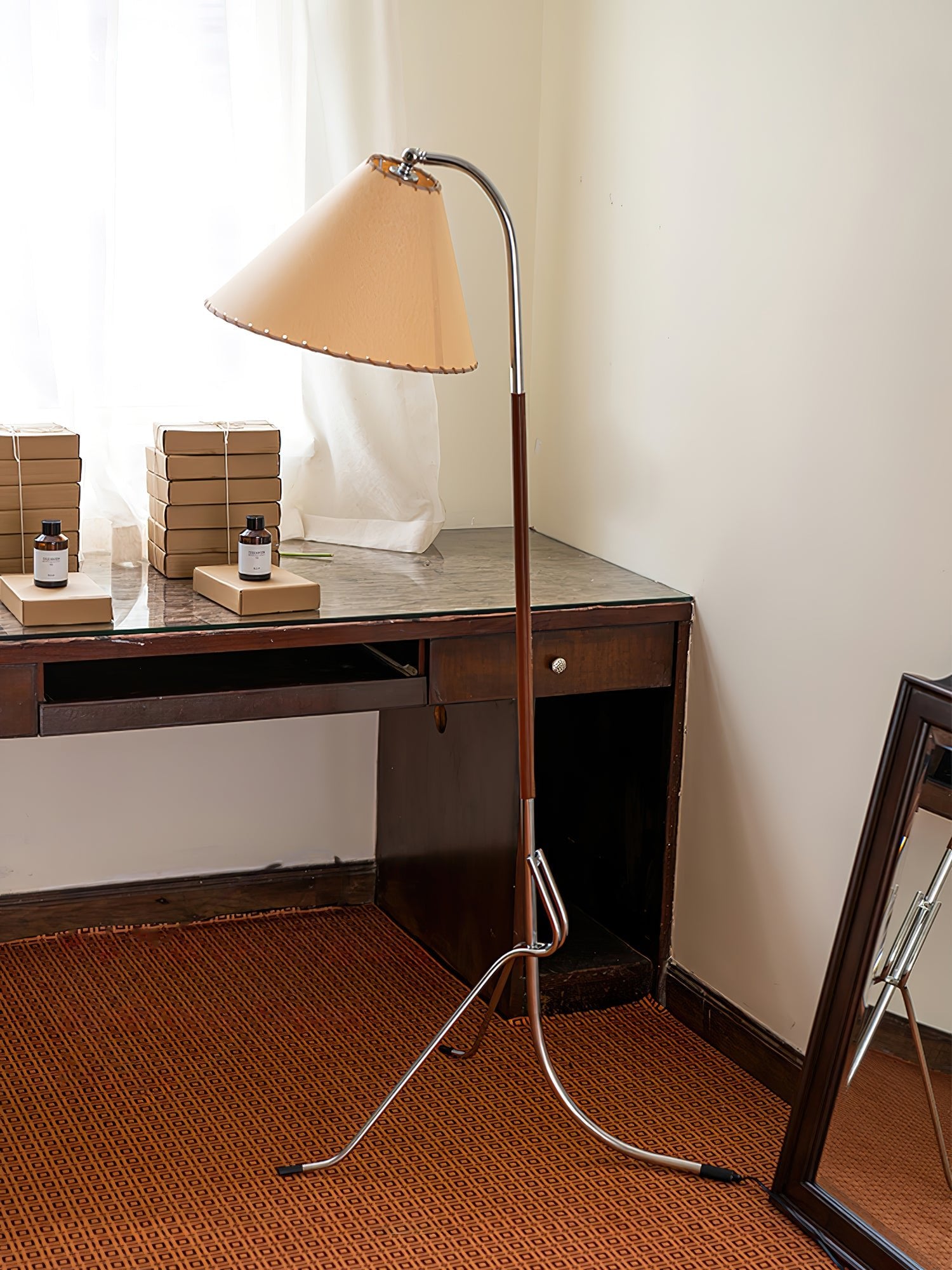 Tripod Arc Floor Lamp - Cueteks