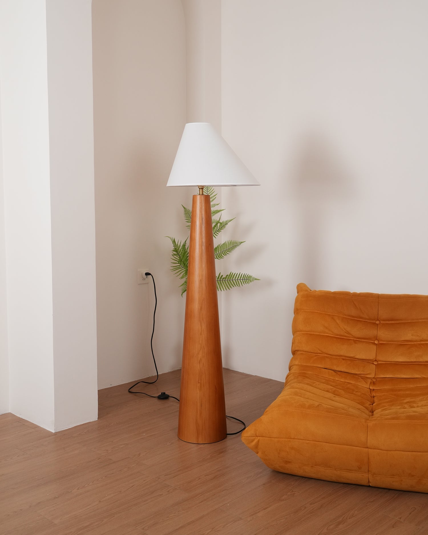 Alvin Floor Lamp - Cueteks
