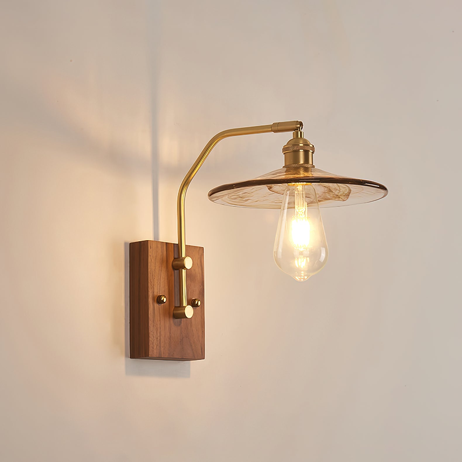 Heritage Walnut Wall Lamp - Cueteks