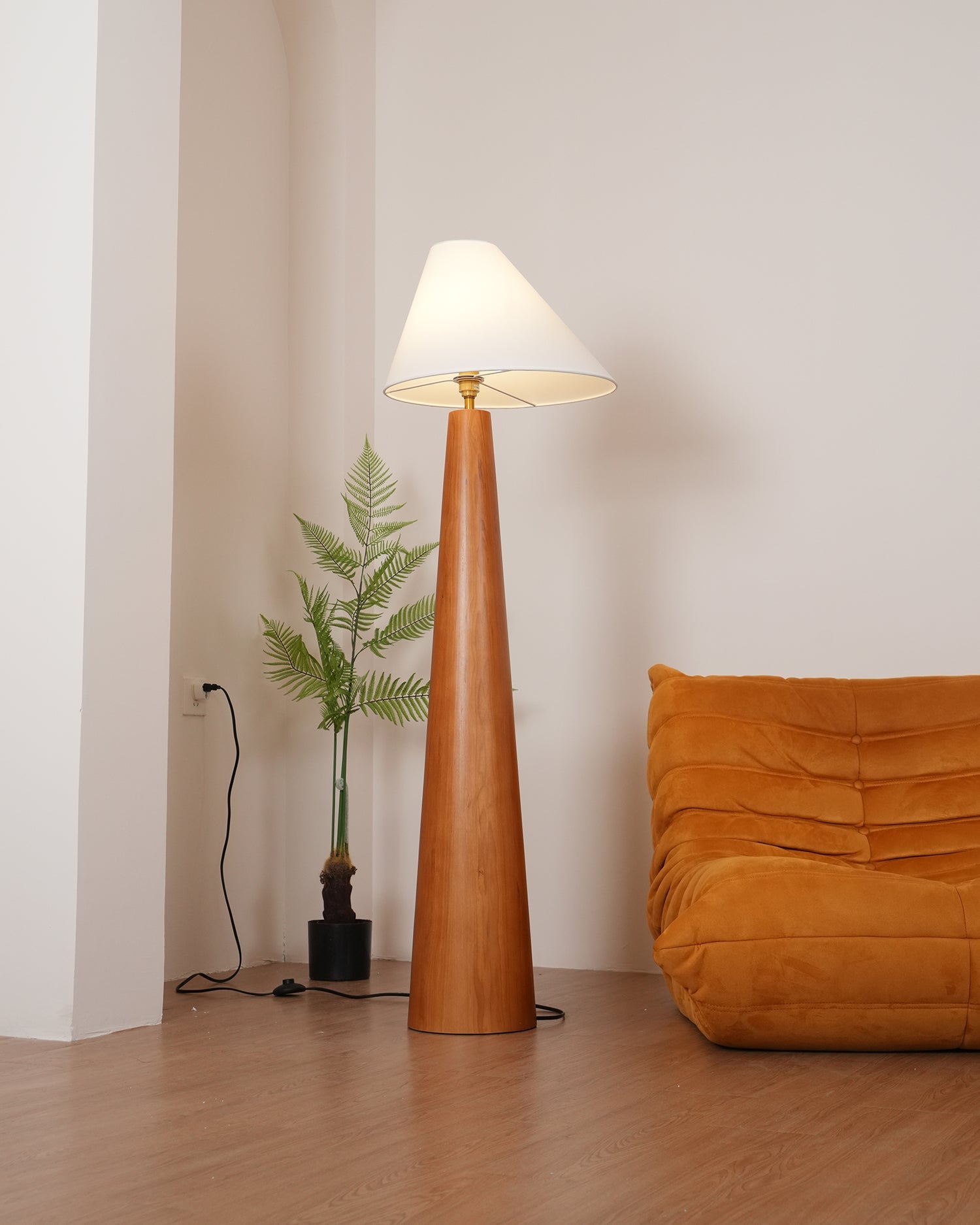 Alvin Floor Lamp - Cueteks