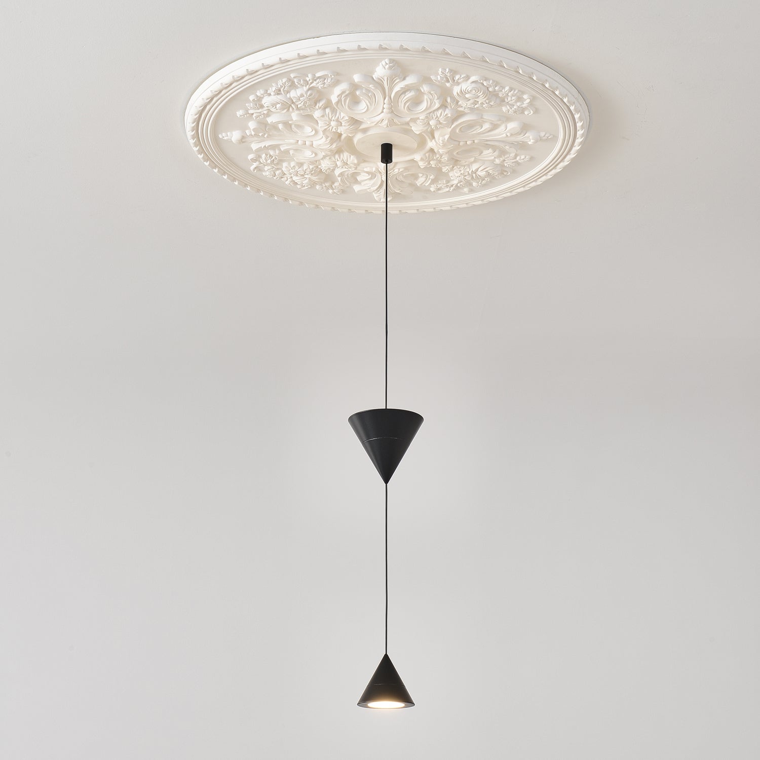 Stralunata Pendant Lamp - Cueteks