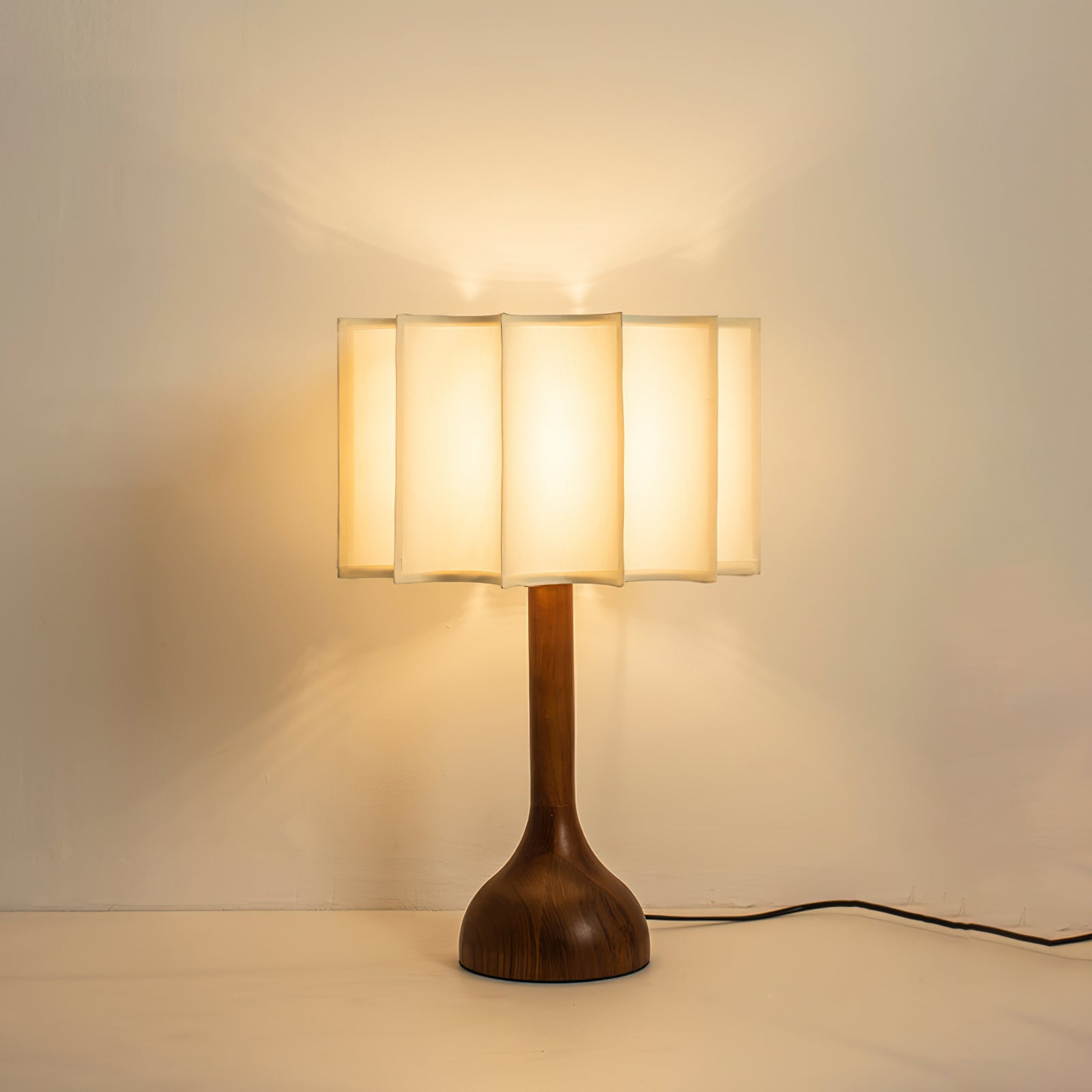 Hakka Table Lamp - Cueteks