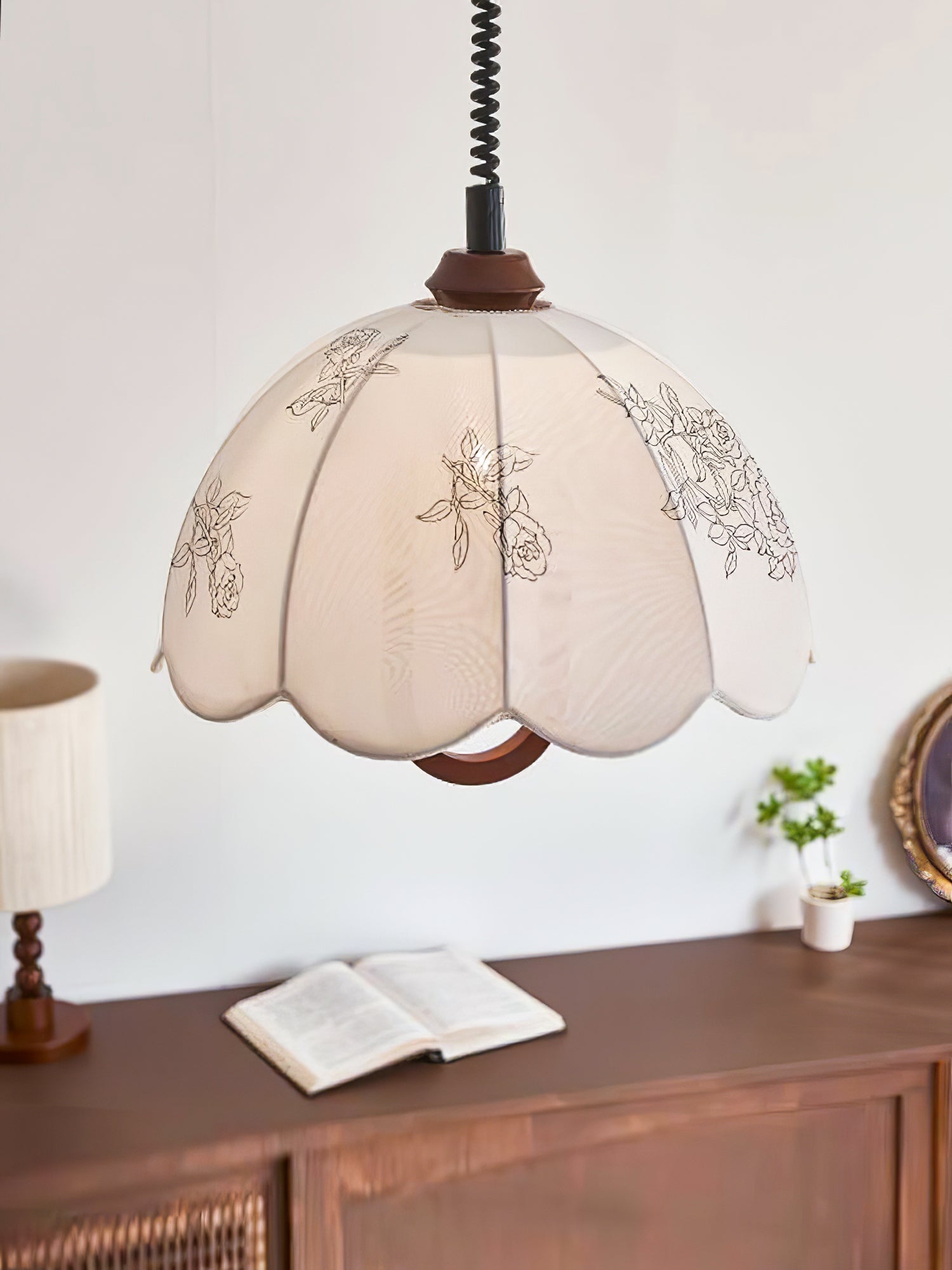 Floral Grace Pendant Lamp - Cueteks