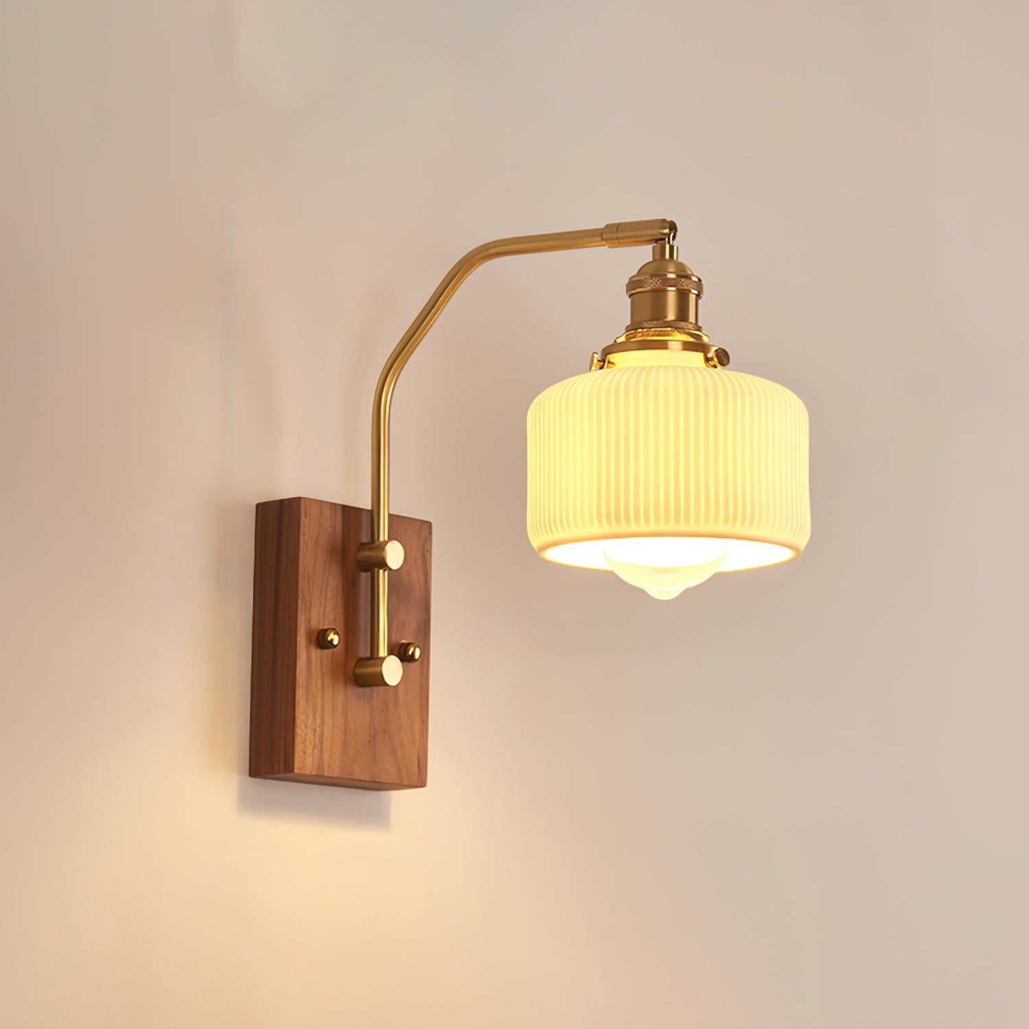Heritage Walnut Wall Lamp - Cueteks