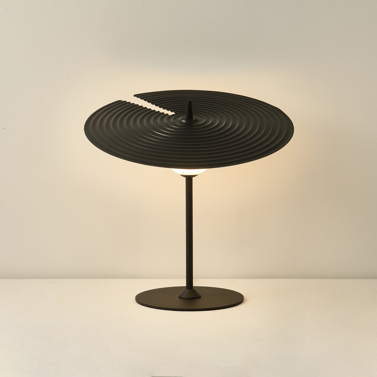 Symphony Table Lamp - Cueteks