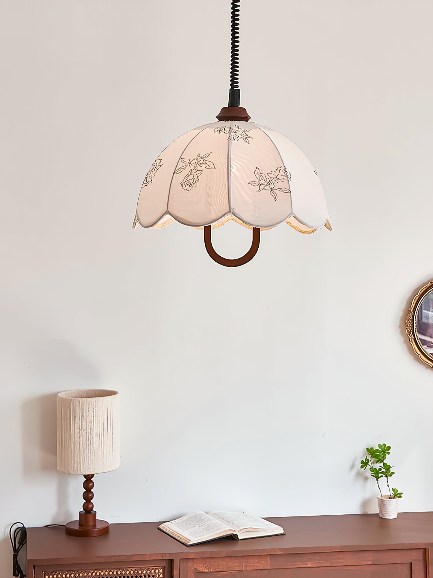 Floral Grace Pendant Lamp - Cueteks