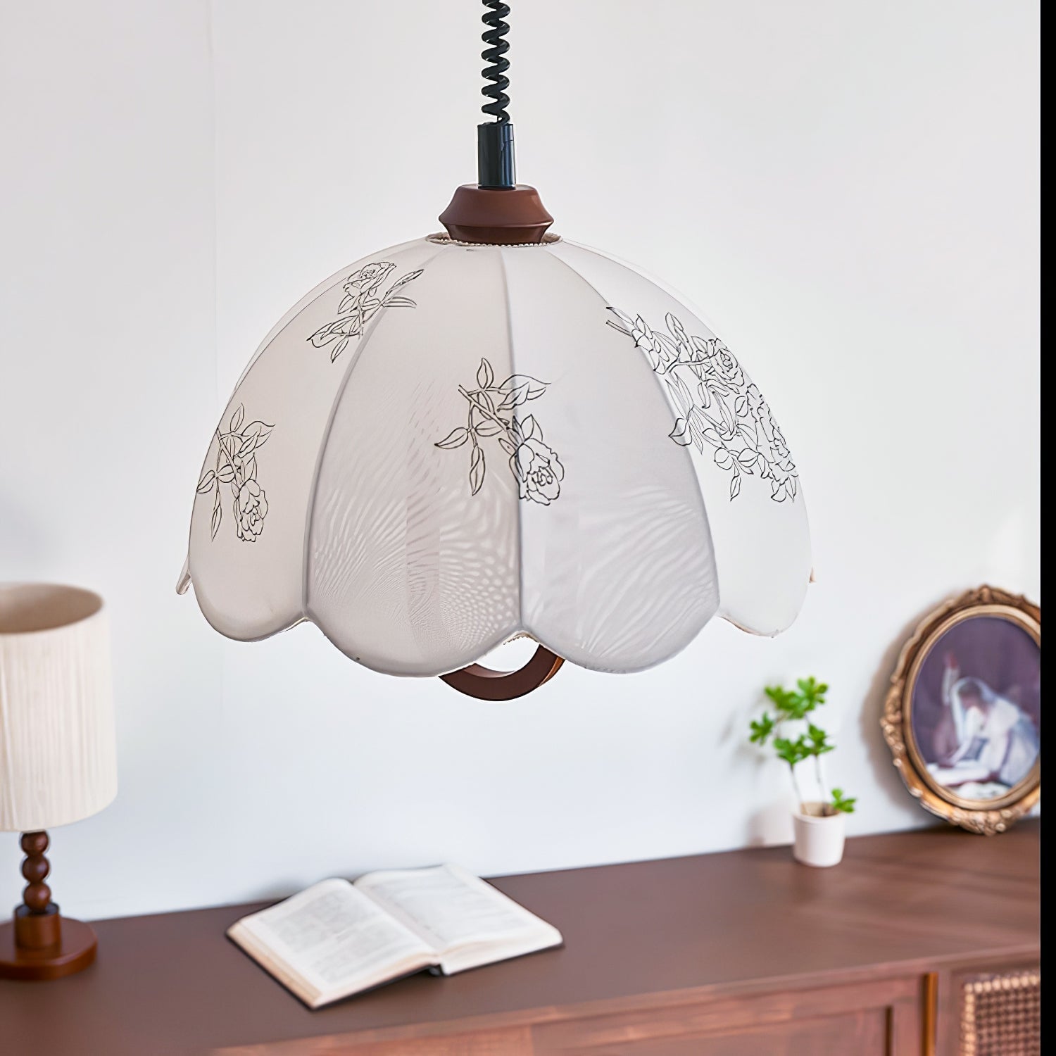 Floral Grace Pendant Lamp - Cueteks