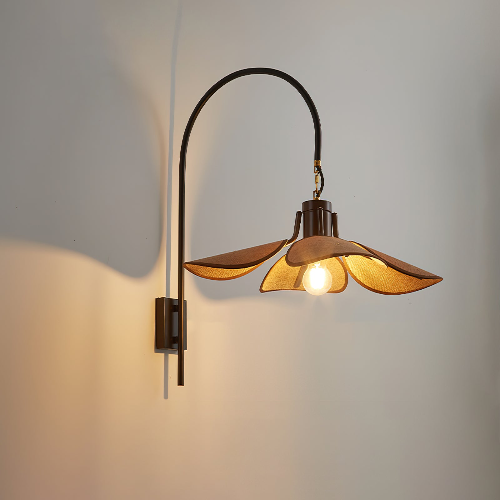 Petal Bloom Wall Lamp - Cueteks