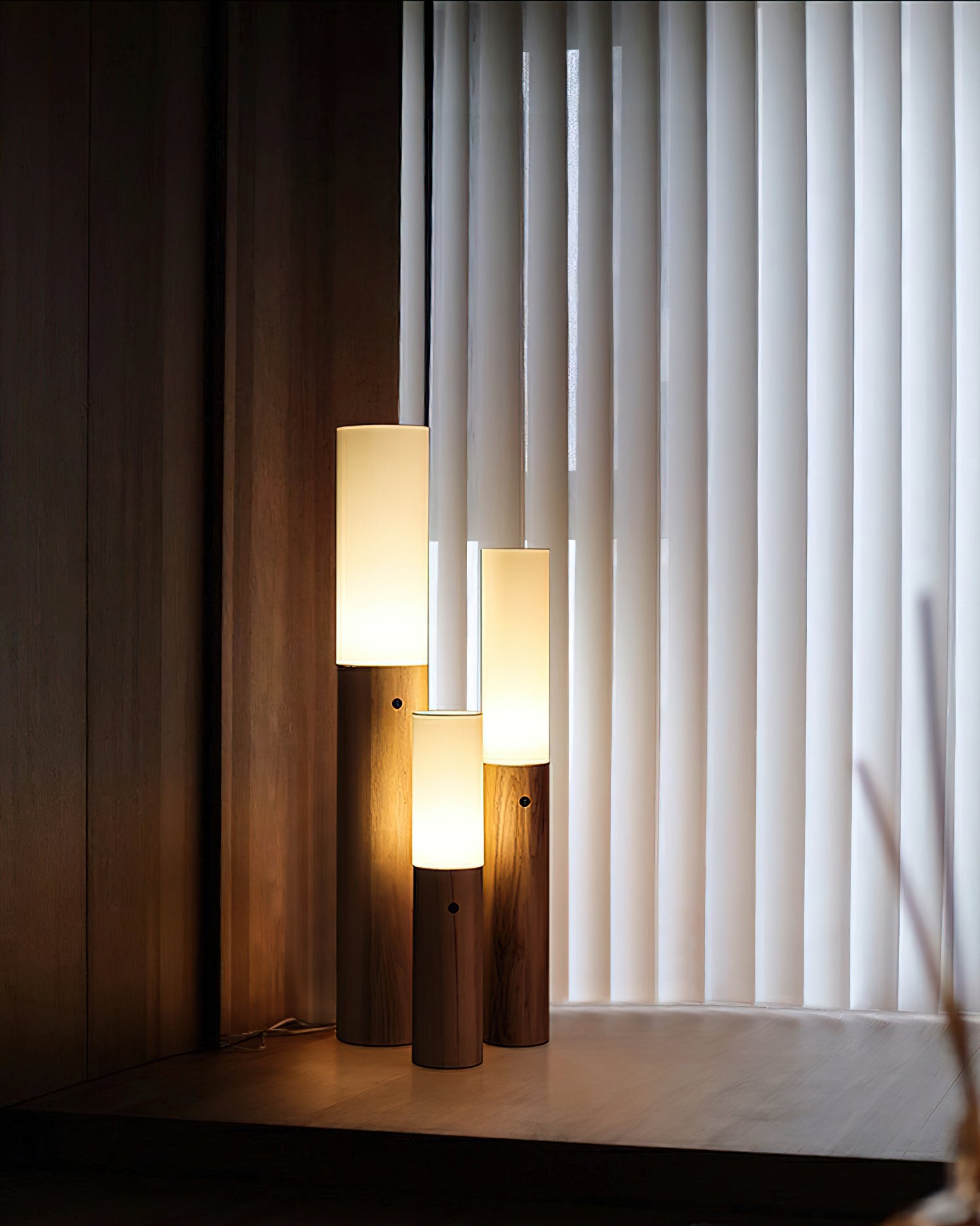 Timber Column Floor Lamp - Cueteks
