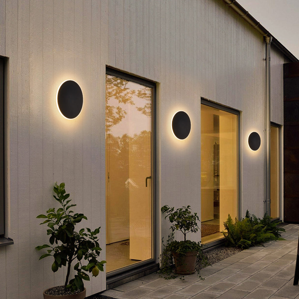 Minimalist Round Metal LED Outdoor Wall Light - Cueteks