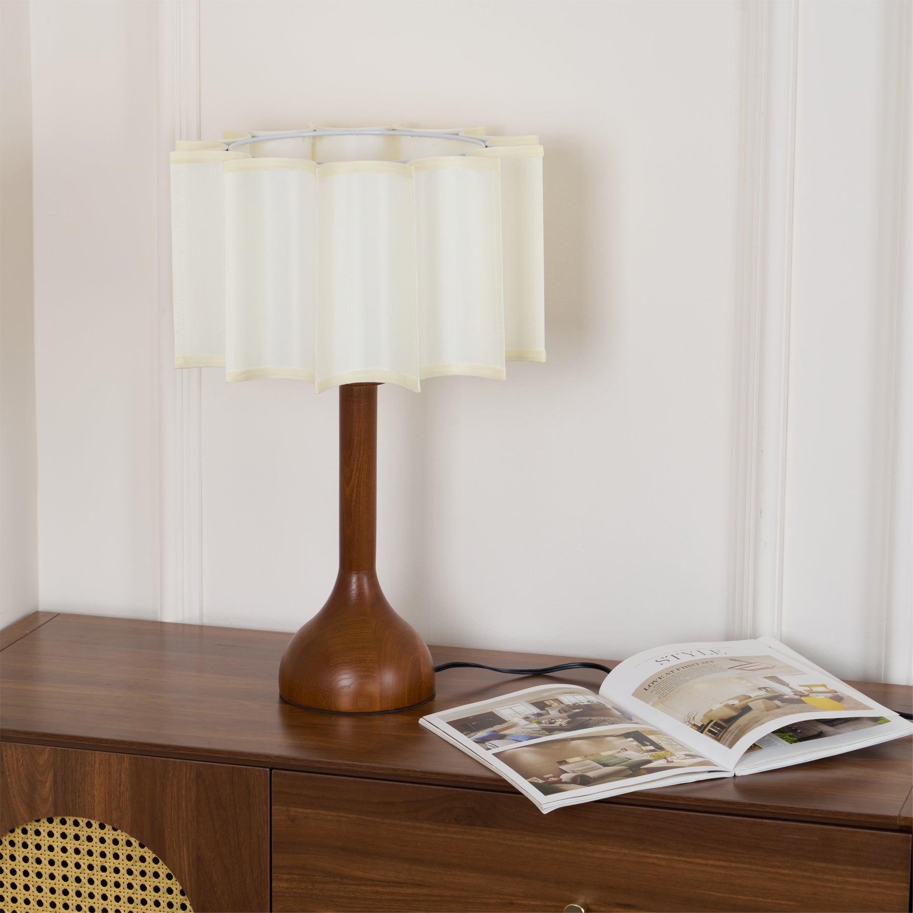 Hakka Table Lamp - Cueteks