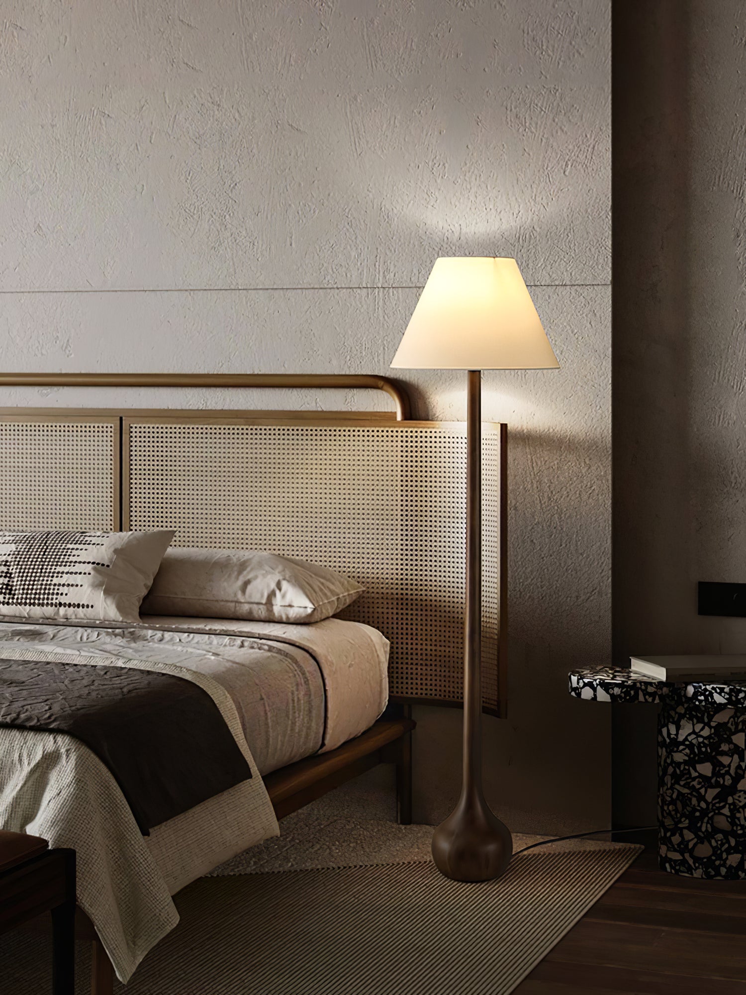 Final Strike Floor Lamp - Cueteks