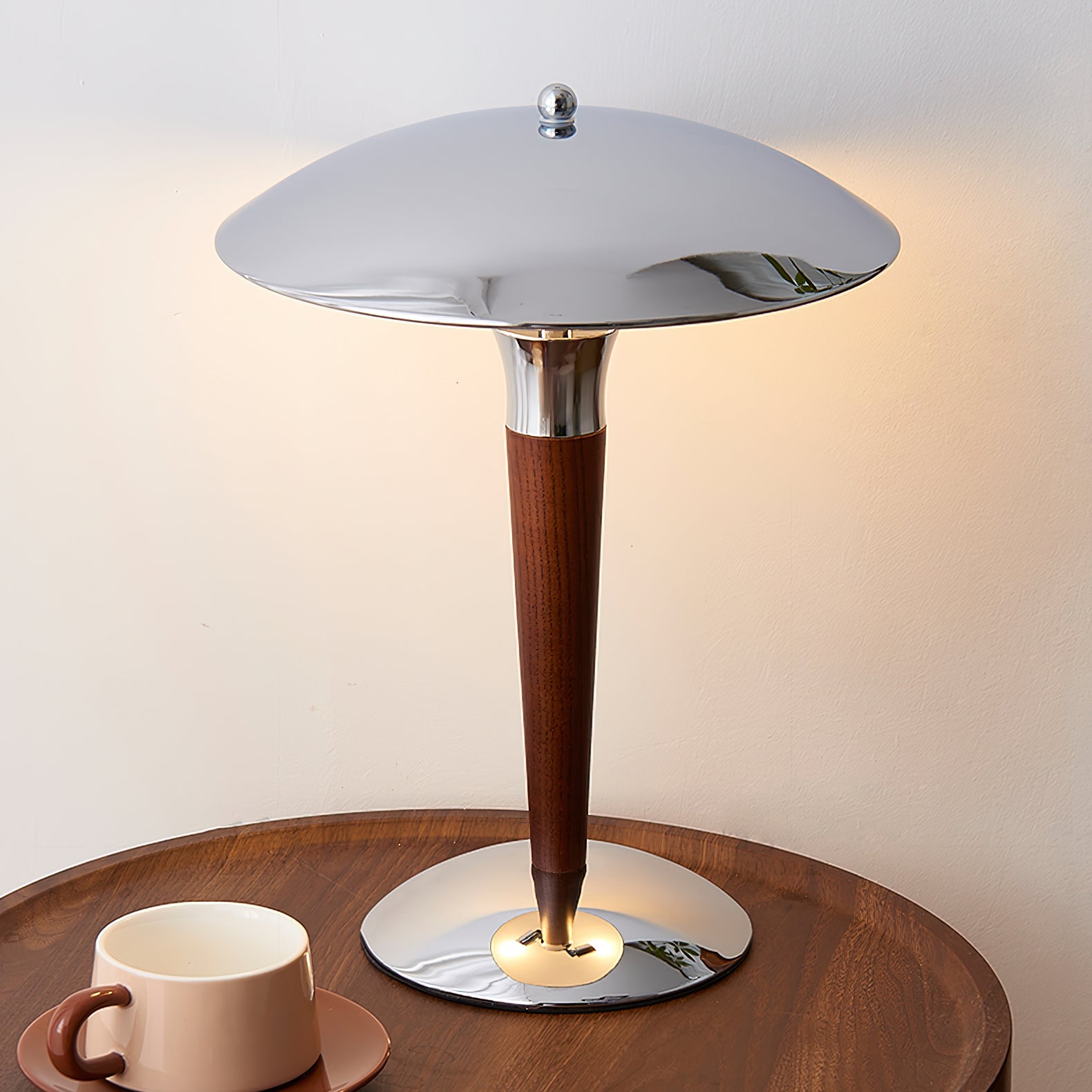 Helmet Table Lamp - Cueteks