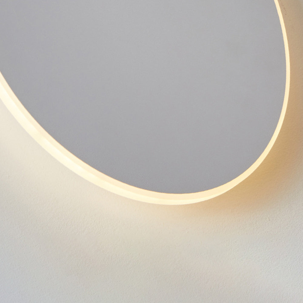 Minimalist Round Metal LED Outdoor Wall Light - Cueteks