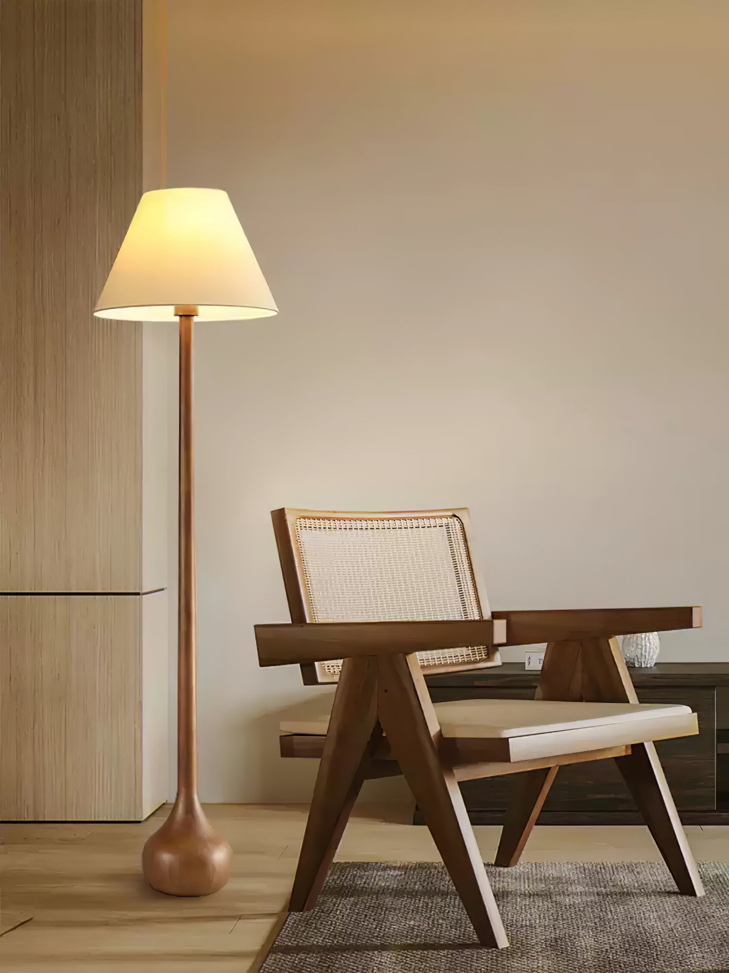 Final Strike Floor Lamp - Cueteks