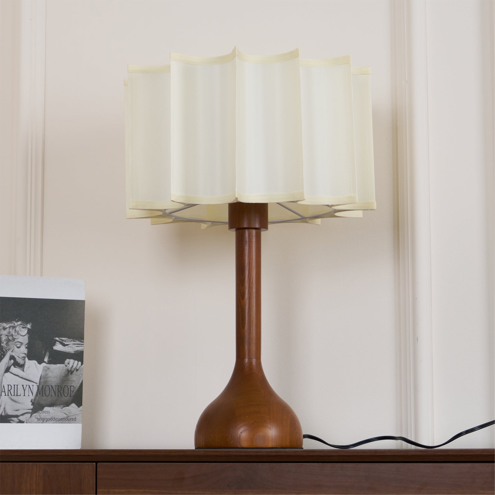 Hakka Table Lamp - Cueteks