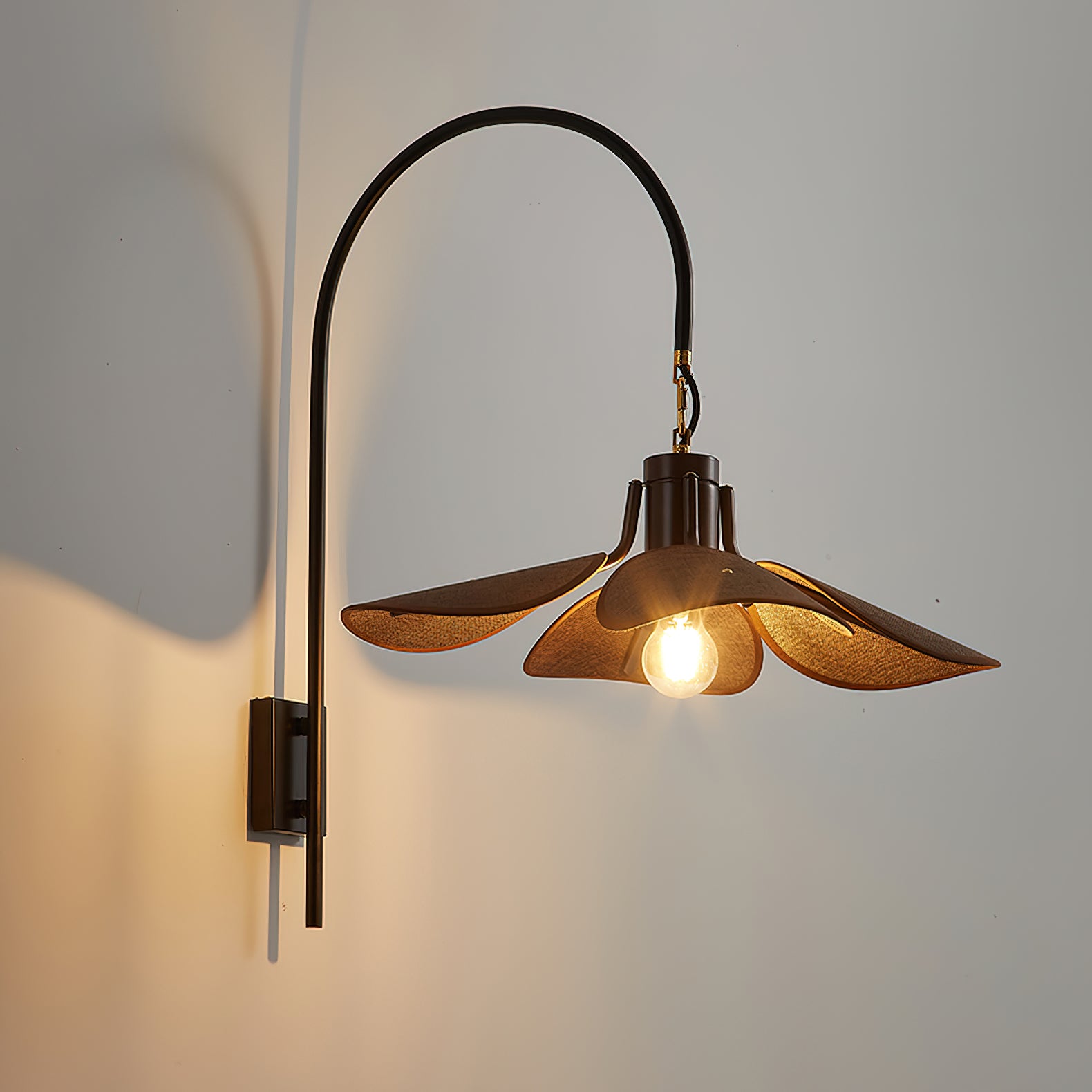 Petal Bloom Wall Lamp - Cueteks