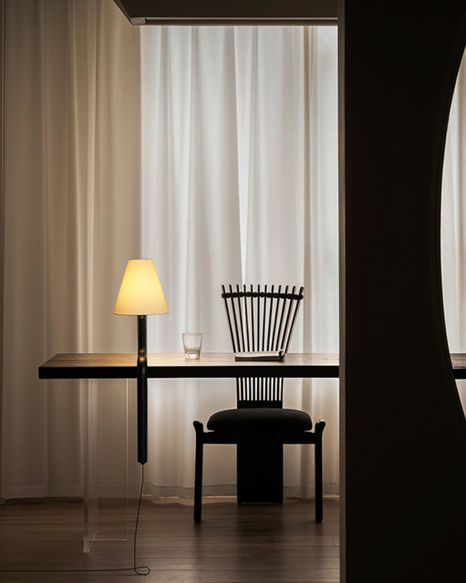 Bend Wood Table Lamp - Cueteks