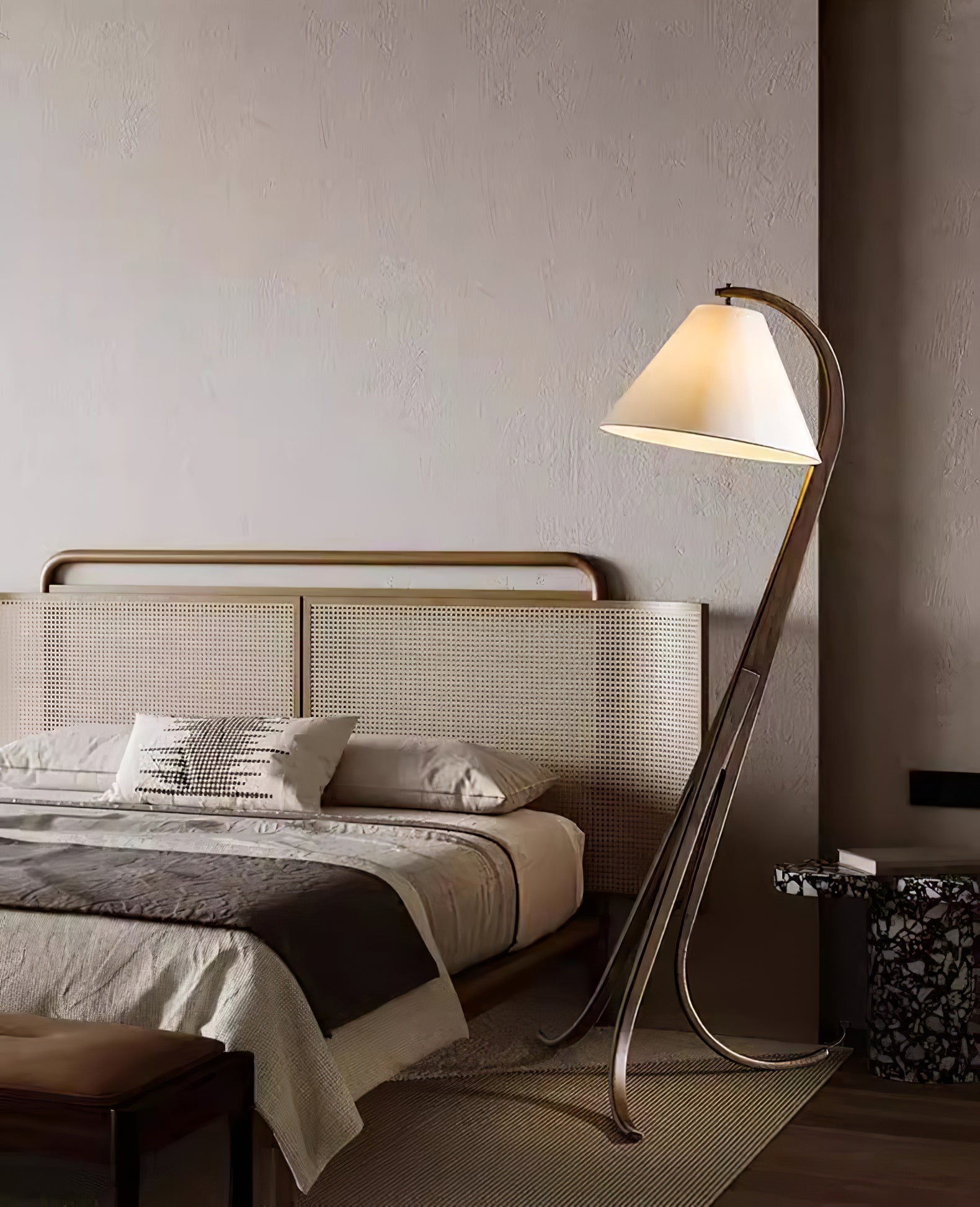 Arcwood Floor Lamp - Cueteks