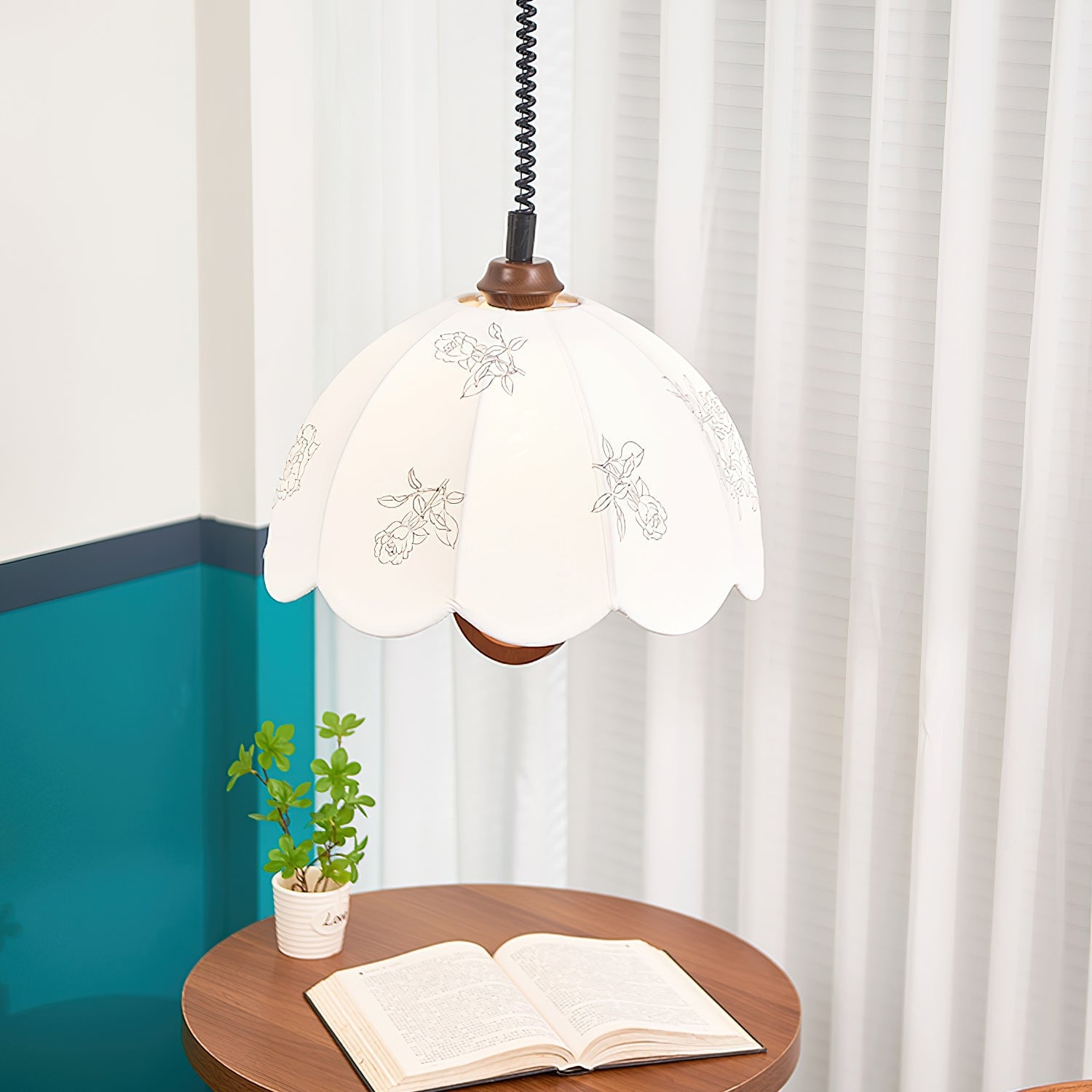 Floral Grace Pendant Lamp - Cueteks
