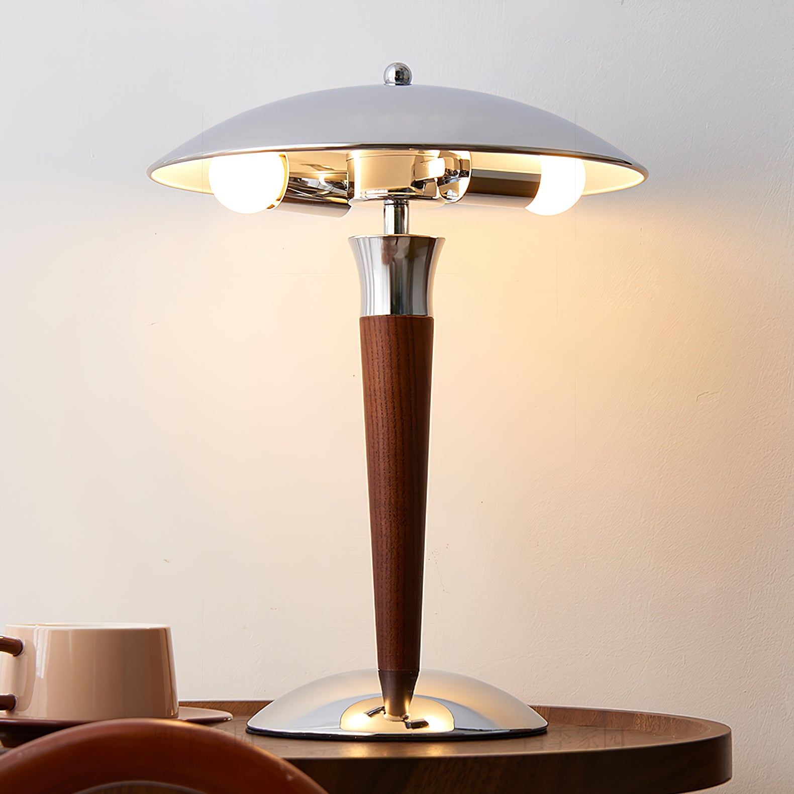 Helmet Table Lamp - Cueteks