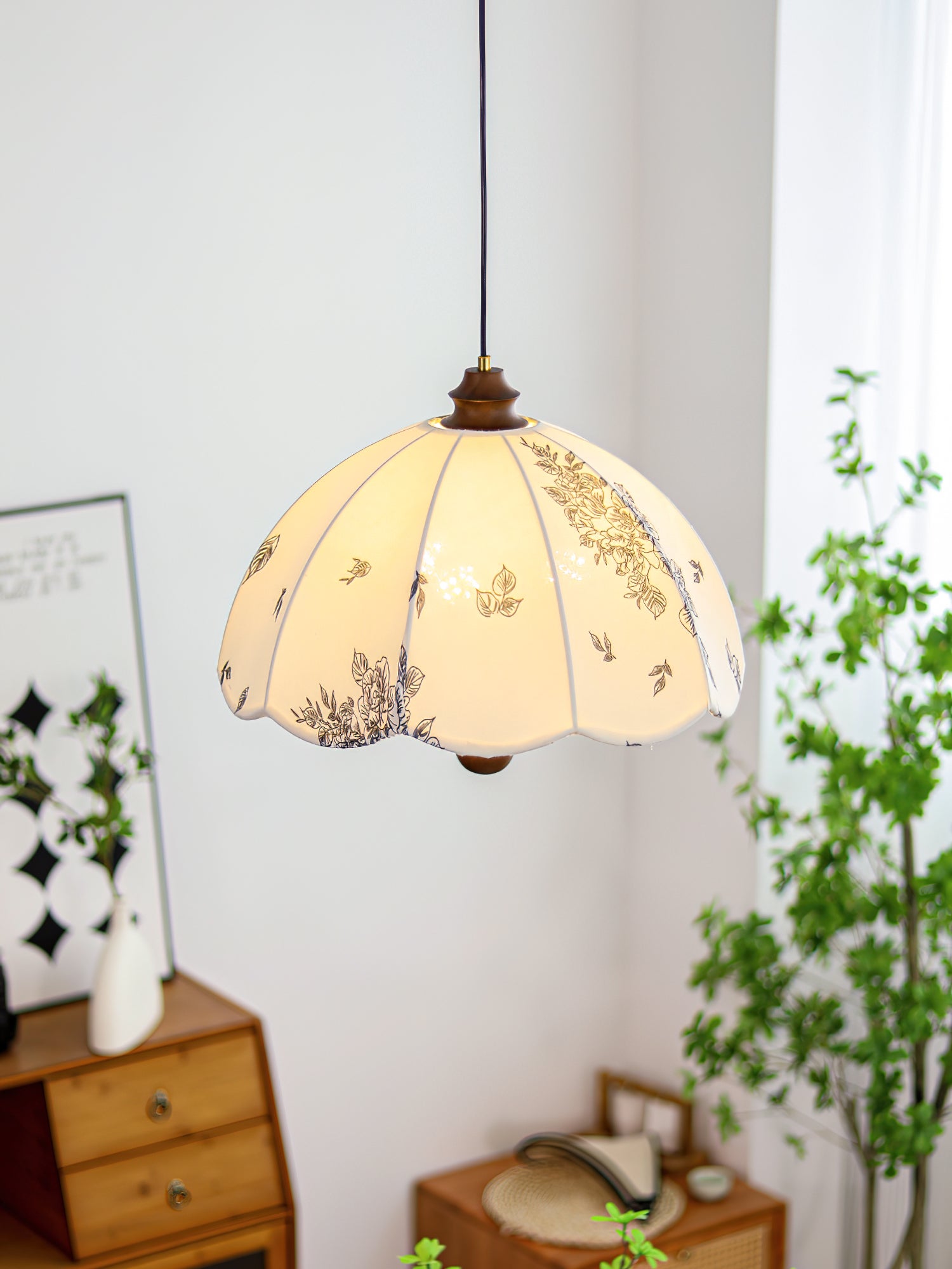 Petal Whisper Pendant Lamp - Cueteks