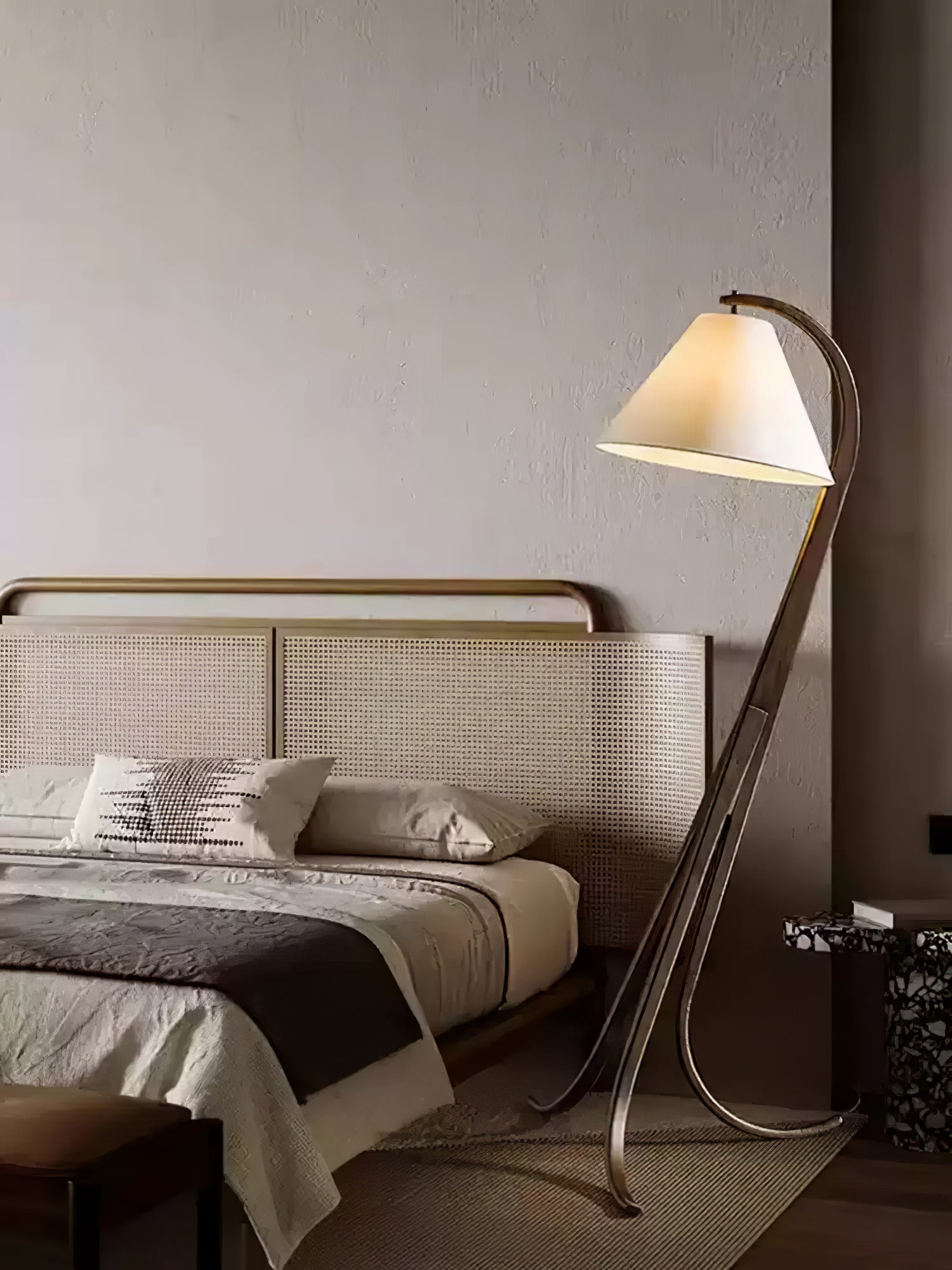 Arcwood Floor Lamp - Cueteks
