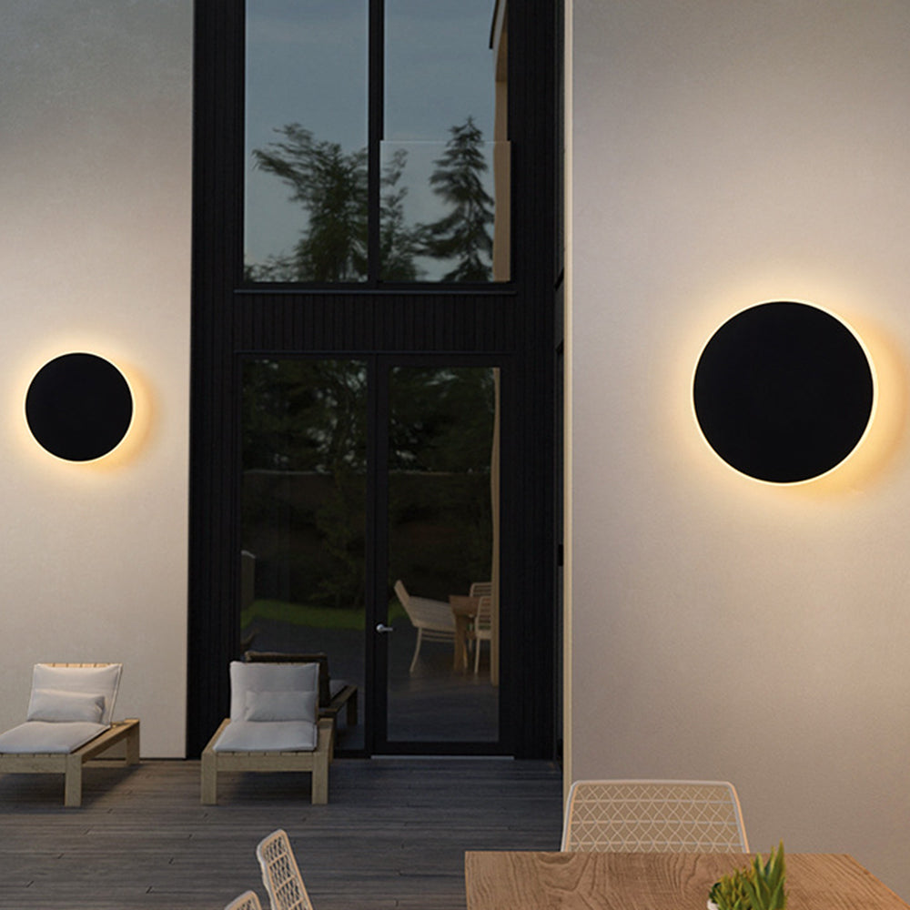 Minimalist Round Metal LED Outdoor Wall Light - Cueteks