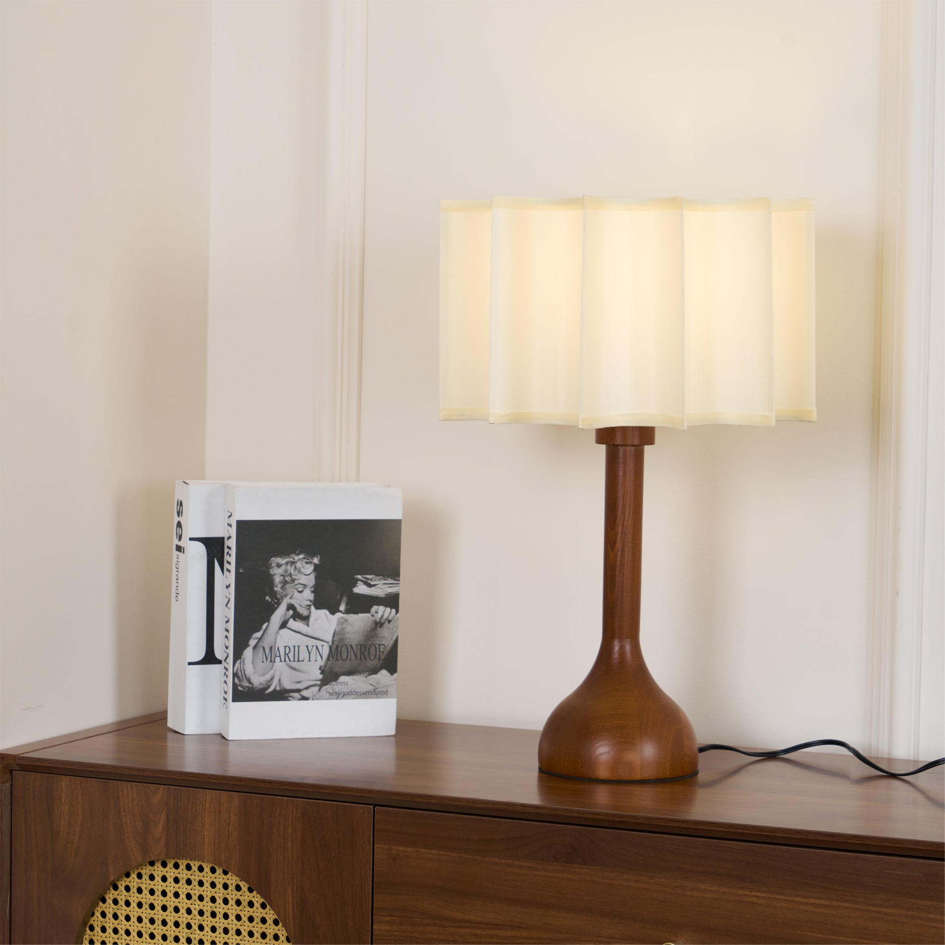 Hakka Table Lamp - Cueteks