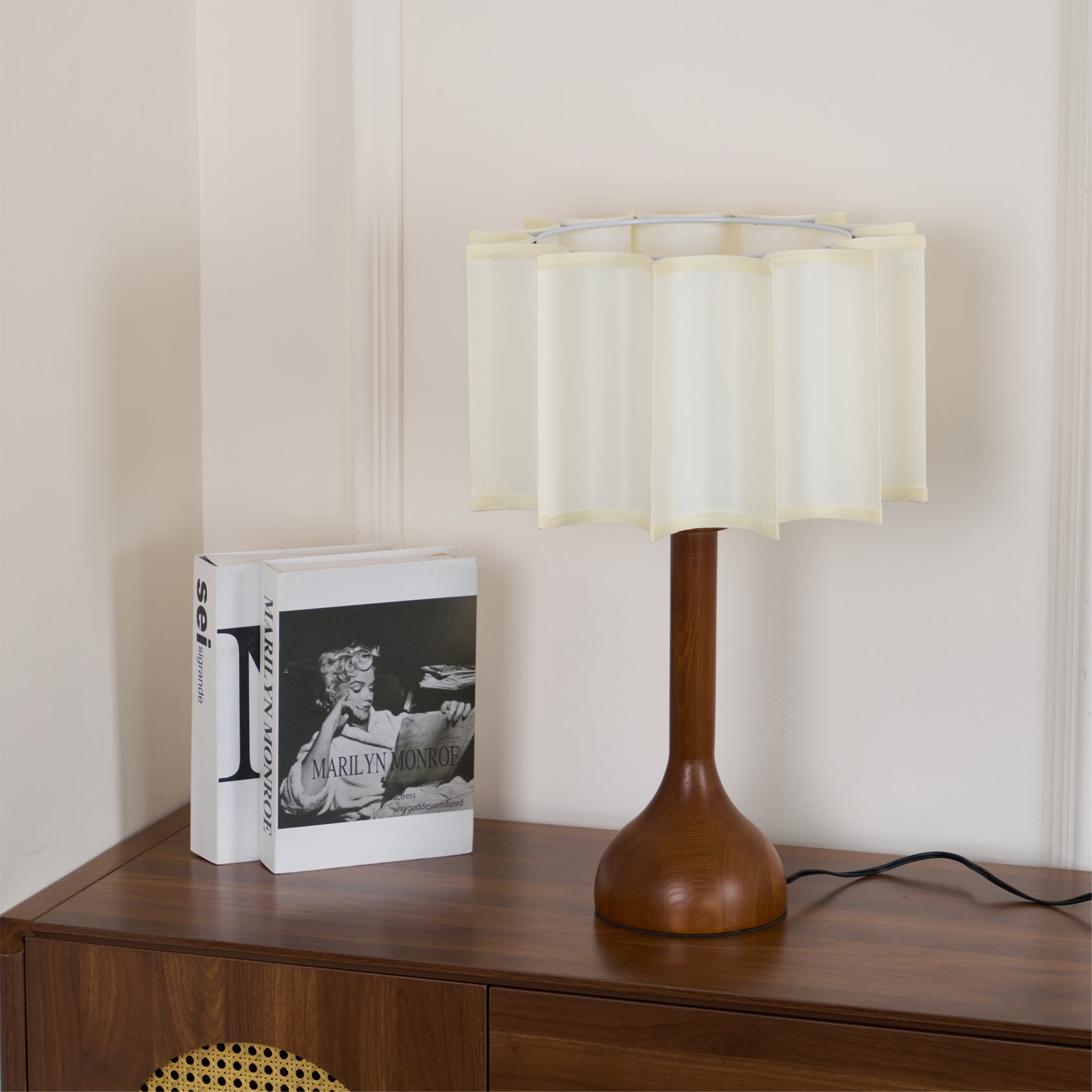 Hakka Table Lamp - Cueteks