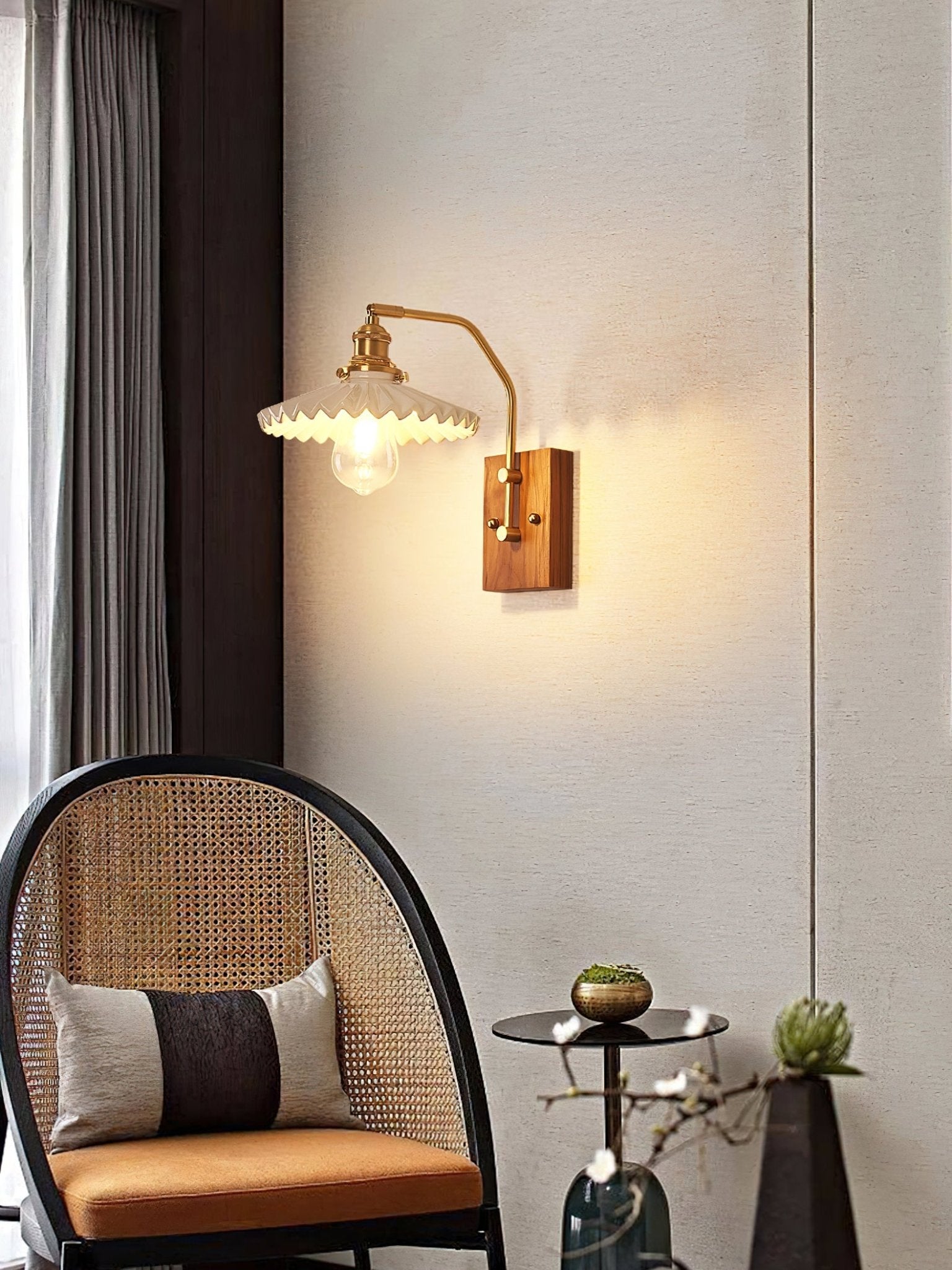 Heritage Walnut Wall Lamp - Cueteks