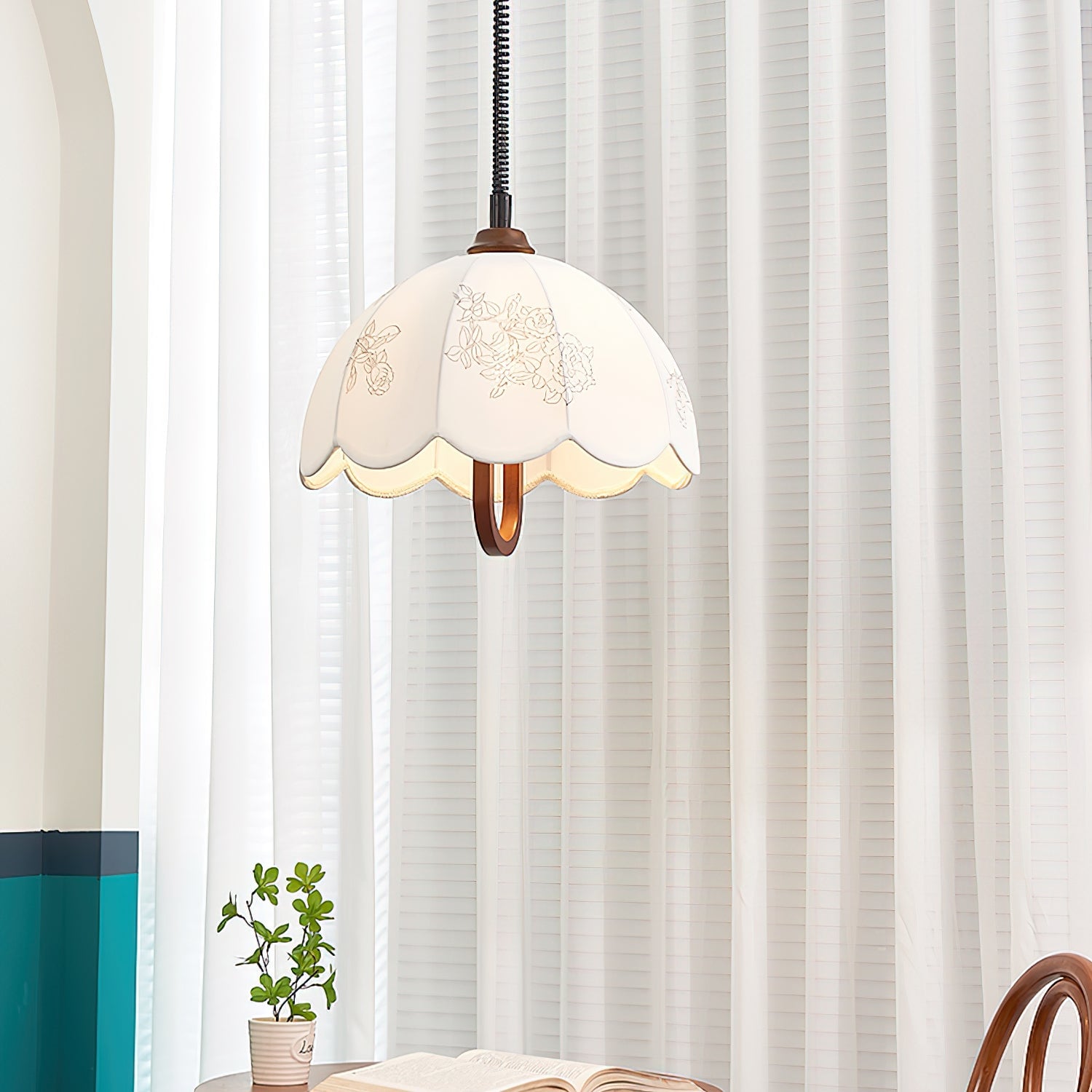 Floral Grace Pendant Lamp - Cueteks
