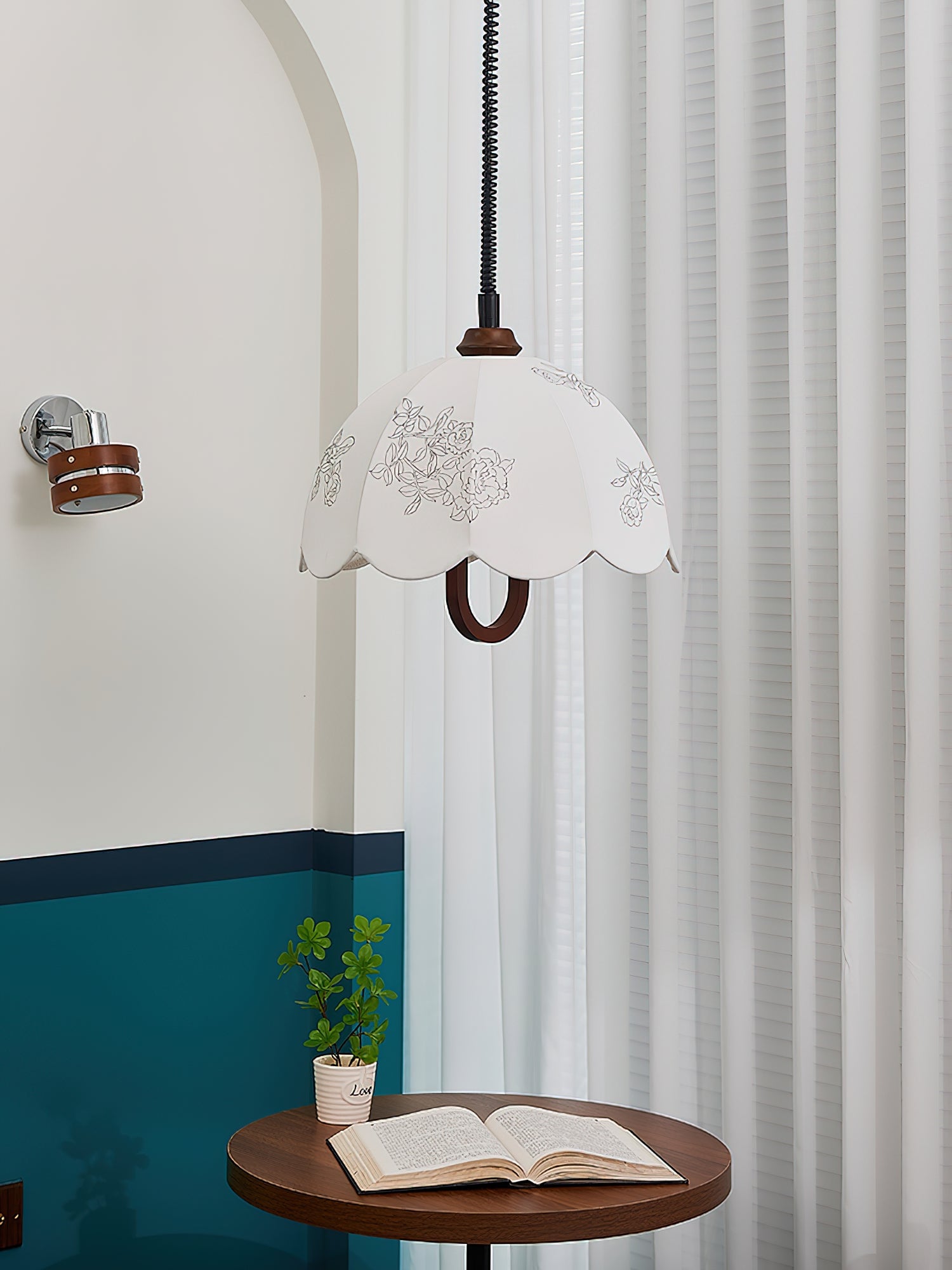 Floral Grace Pendant Lamp - Cueteks