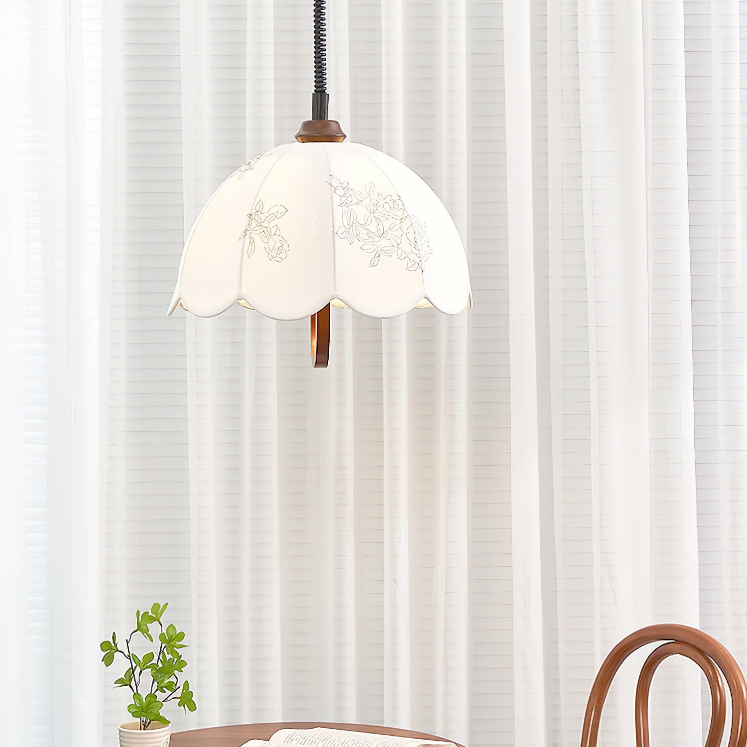 Floral Grace Pendant Lamp - Cueteks