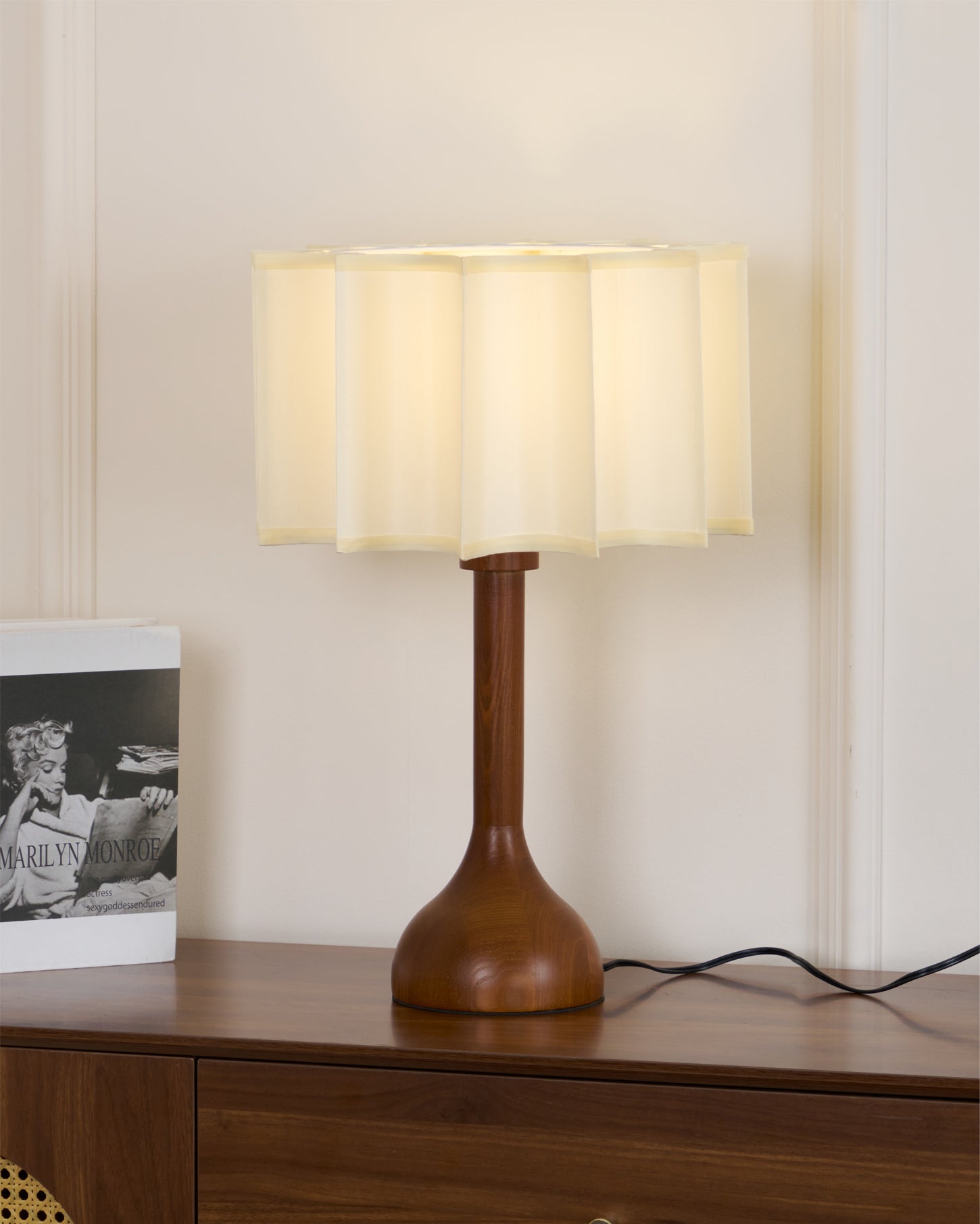 Hakka Table Lamp - Cueteks