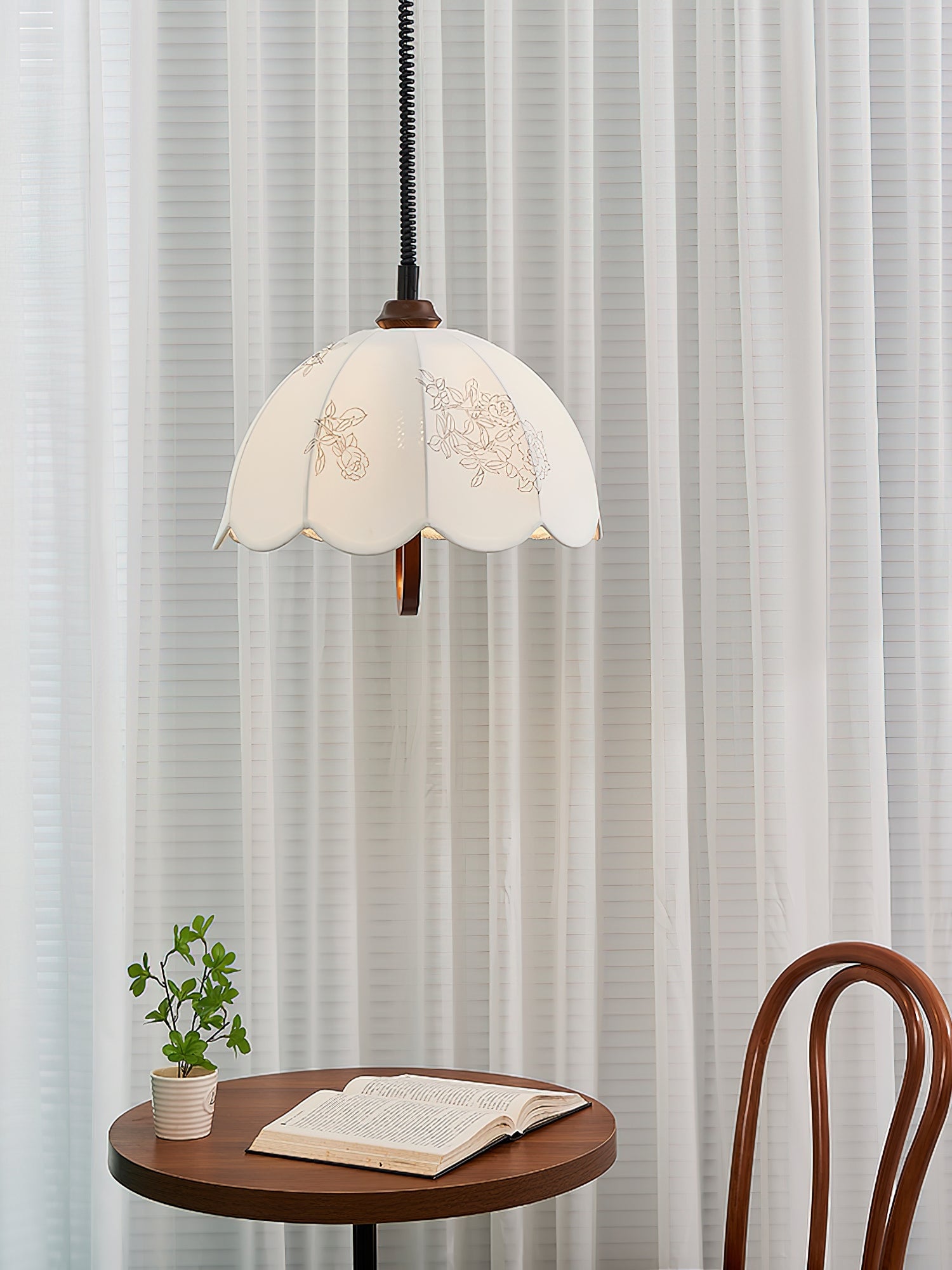 Floral Grace Pendant Lamp - Cueteks