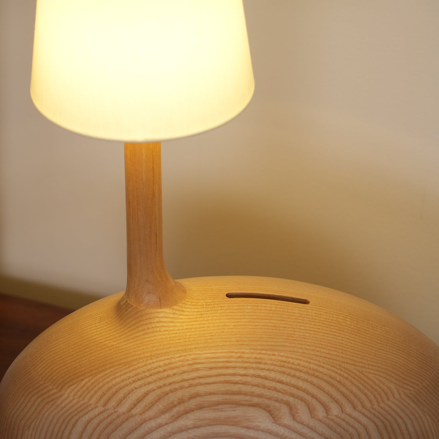 Snail Table Lamp - Cueteks