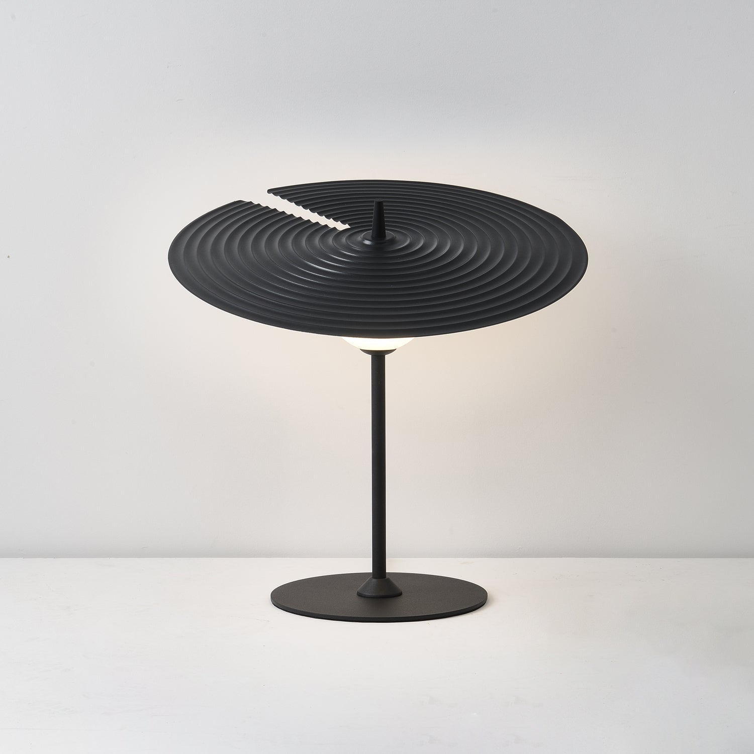 Symphony Table Lamp - Cueteks