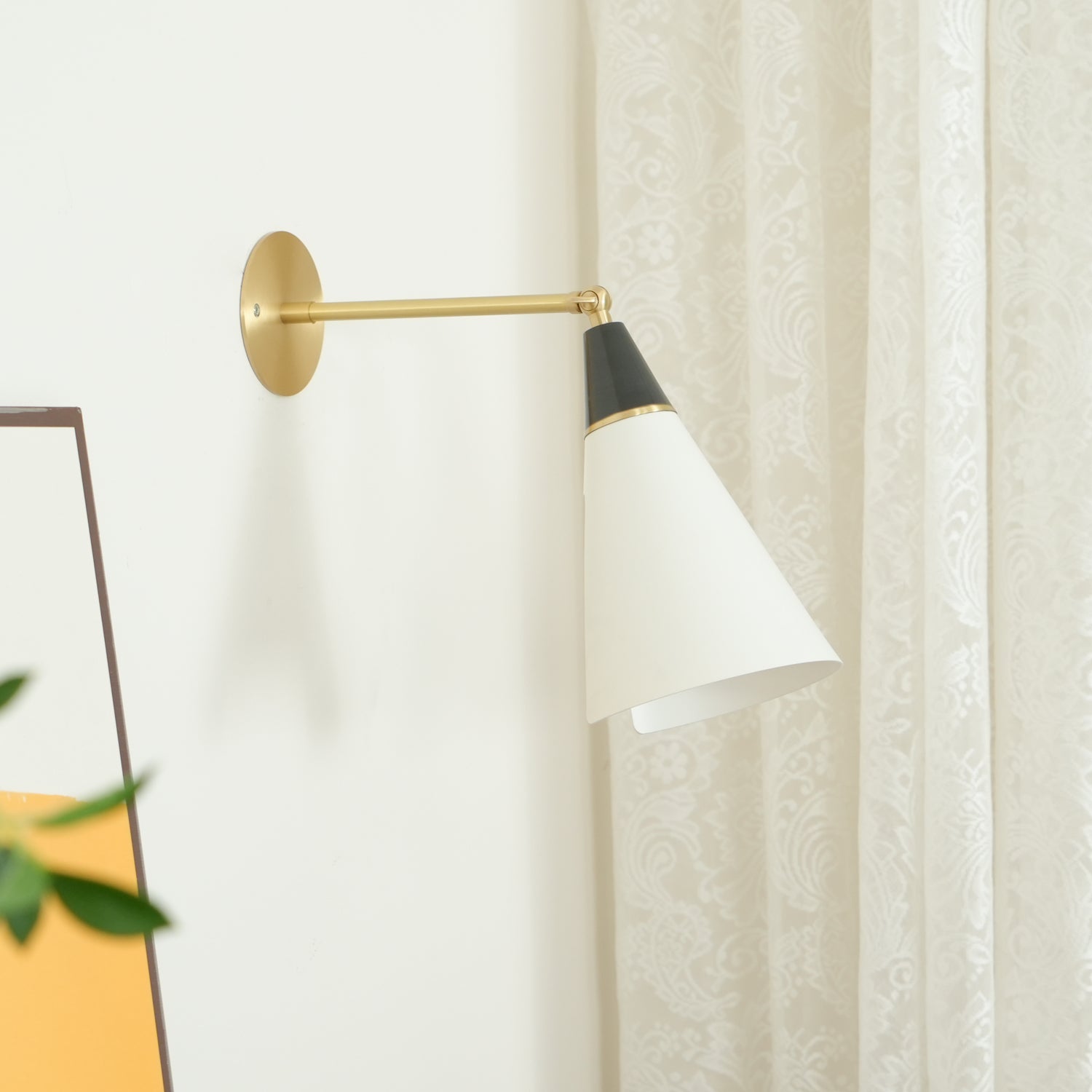 Petite Magari Wall Lamp - Cueteks