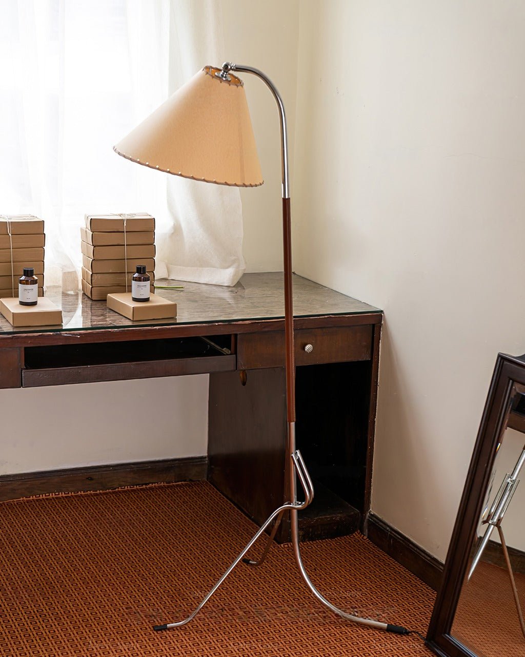 Tripod Arc Floor Lamp - Cueteks