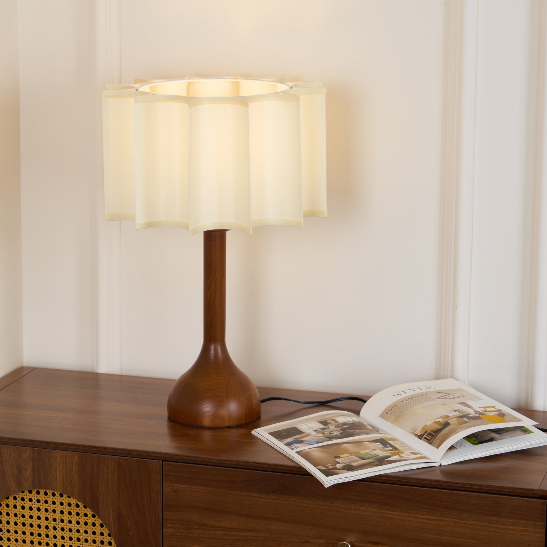 Hakka Table Lamp - Cueteks