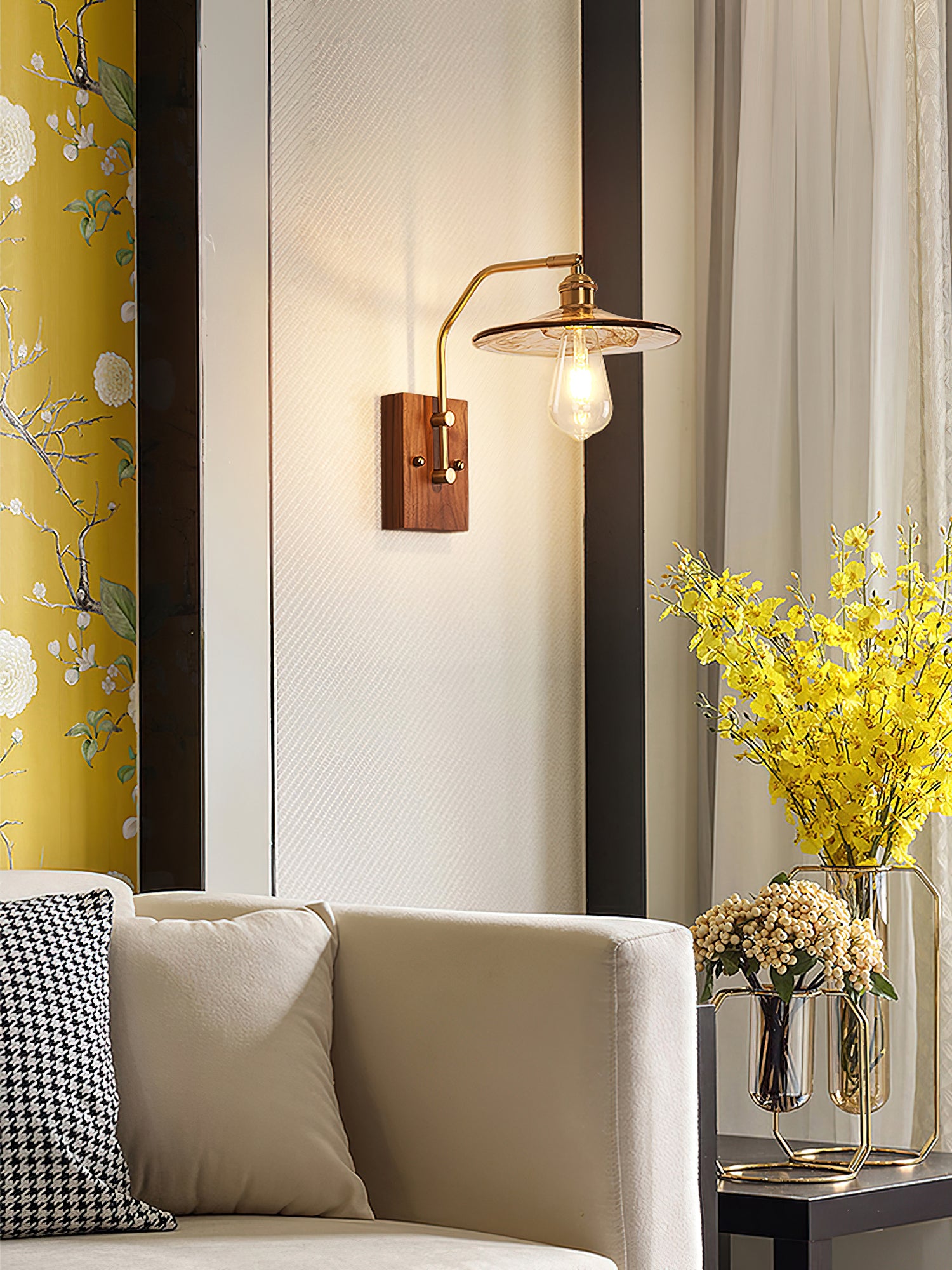 Heritage Walnut Wall Lamp - Cueteks