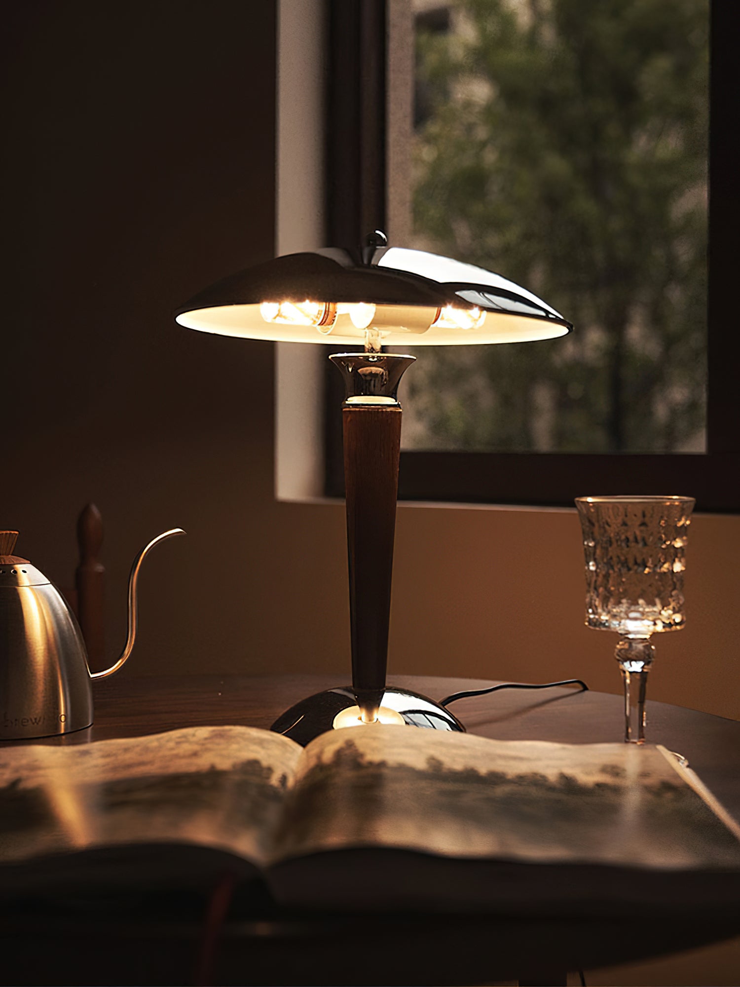 Helmet Table Lamp - Cueteks